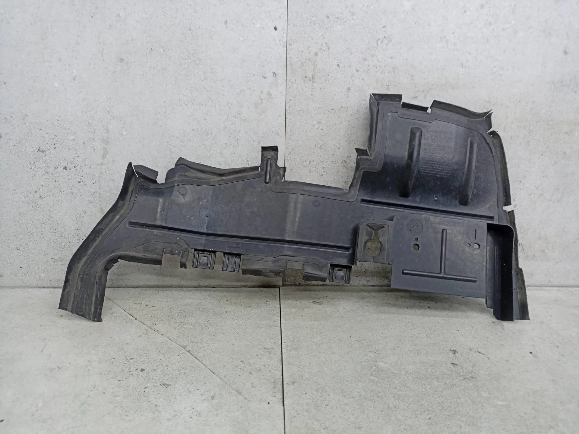 Воздуховод (дефлектор) радиатора левый Audi A6 C7