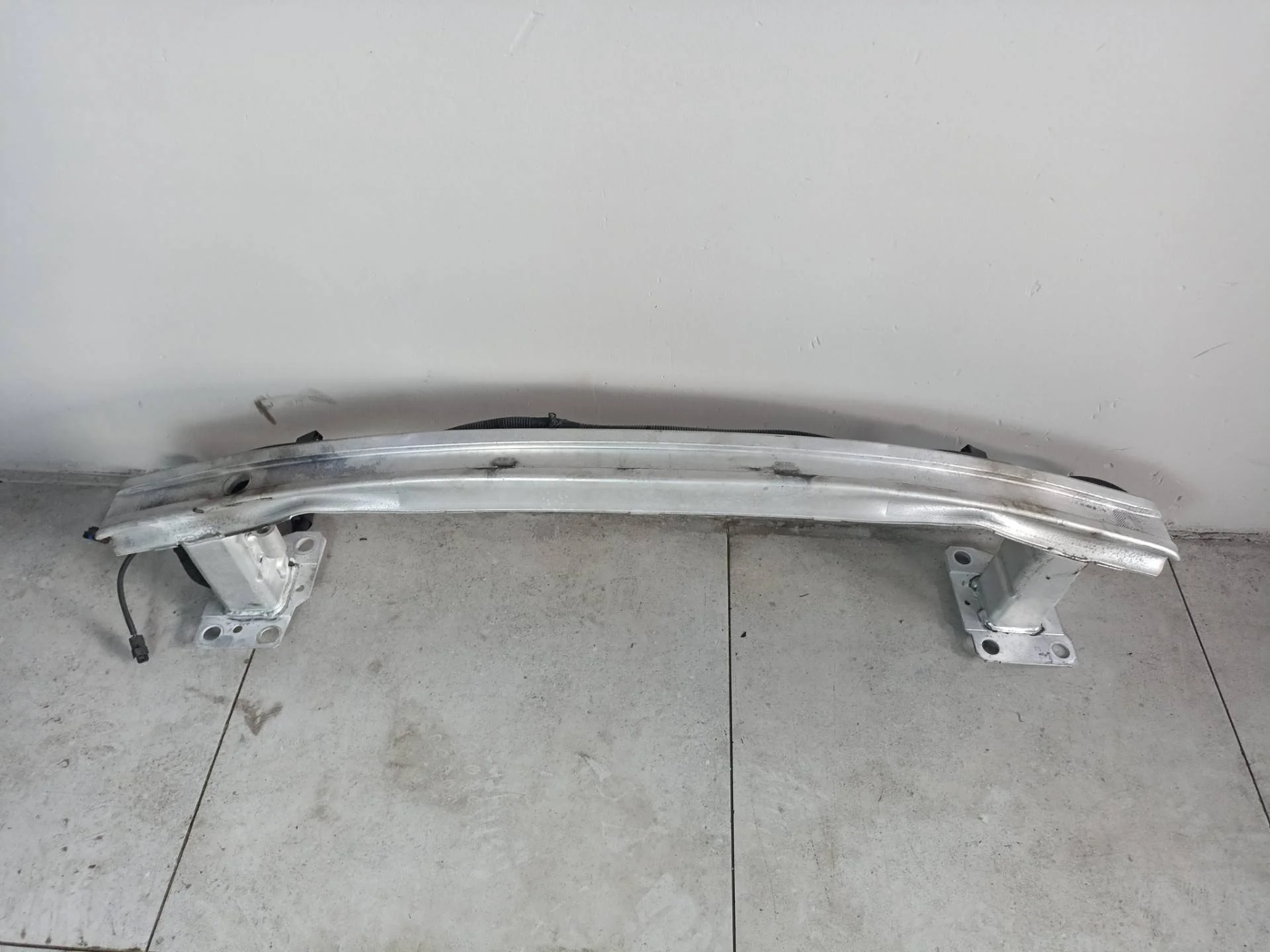 Усилитель переднего бампера Renault Megane 3 2011