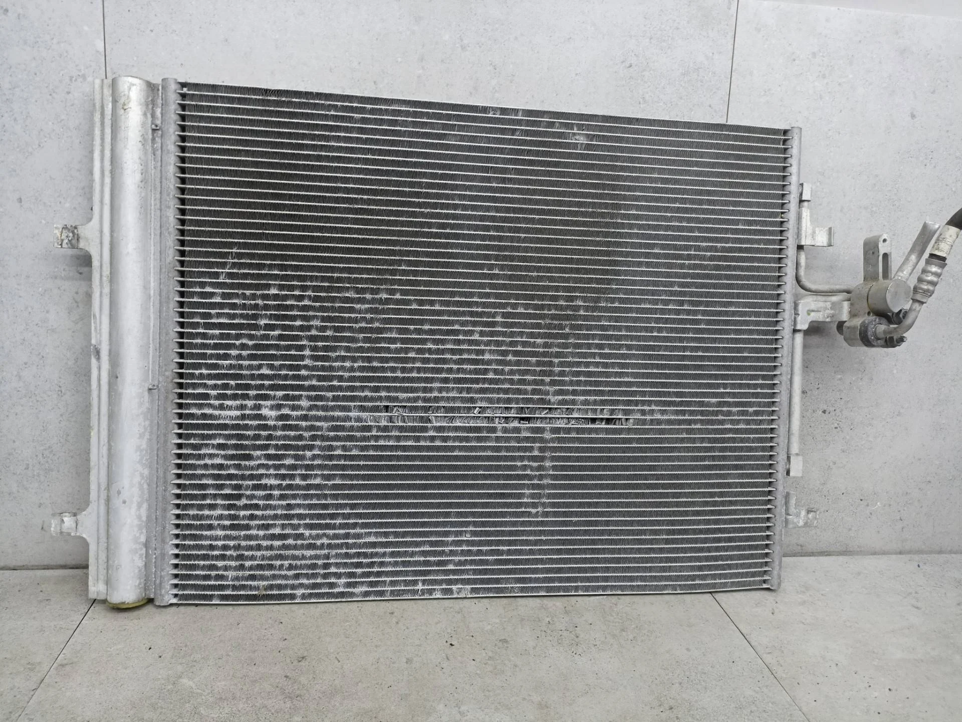 Радиатор кондиционера Volvo V40 2 рест. 2016