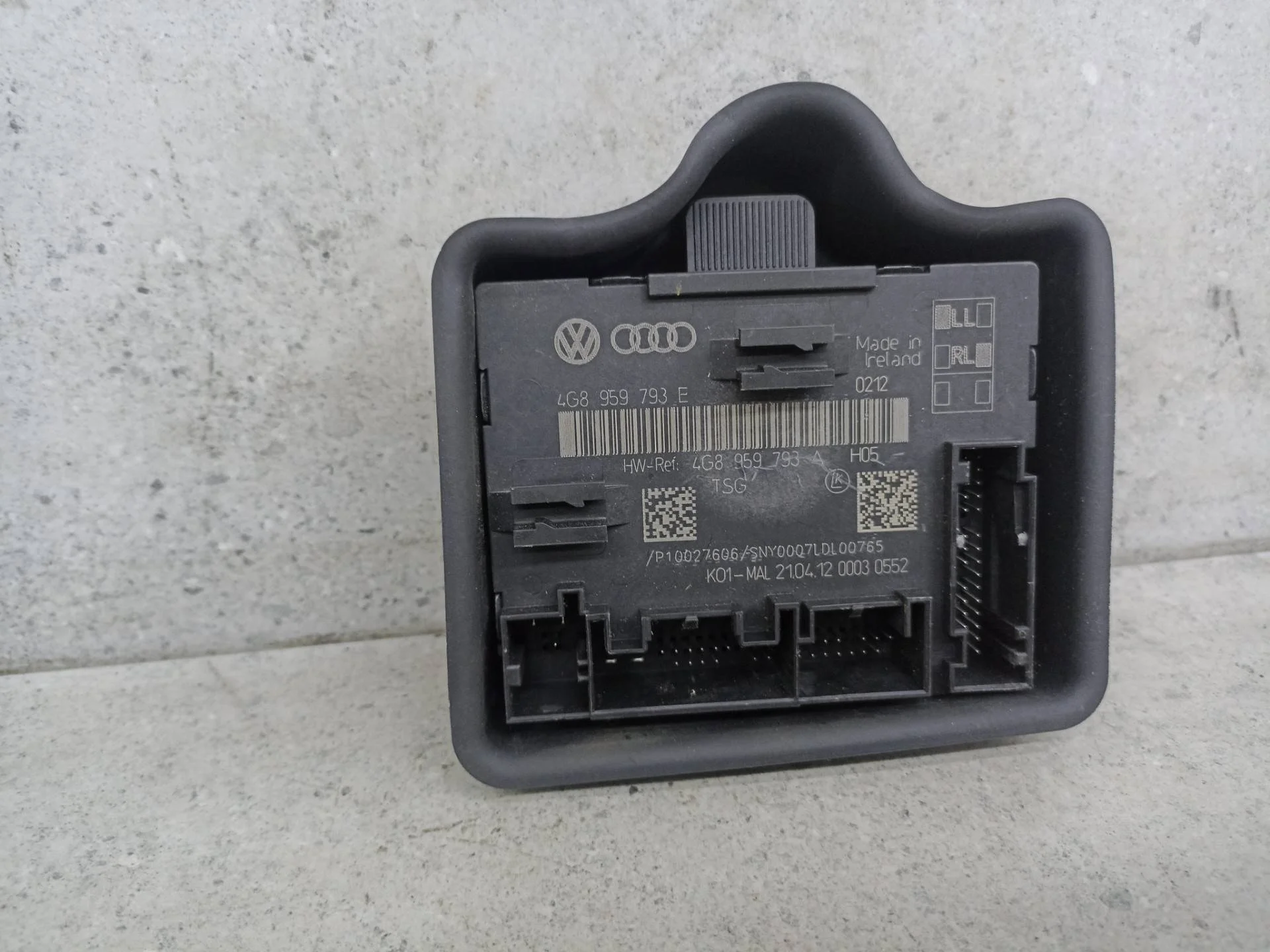 Модуль управления двери передней левой Audi A6 C7