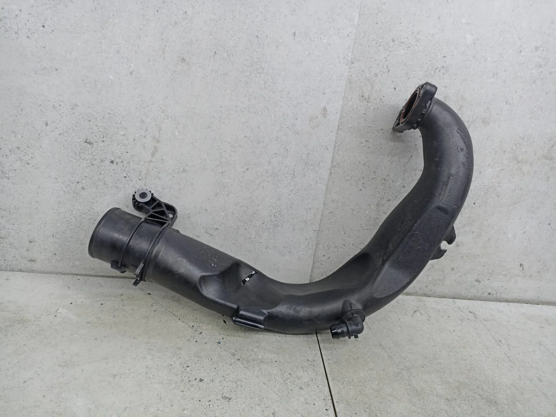 Патрубок чистого воздуха (к турбине) Renault 3