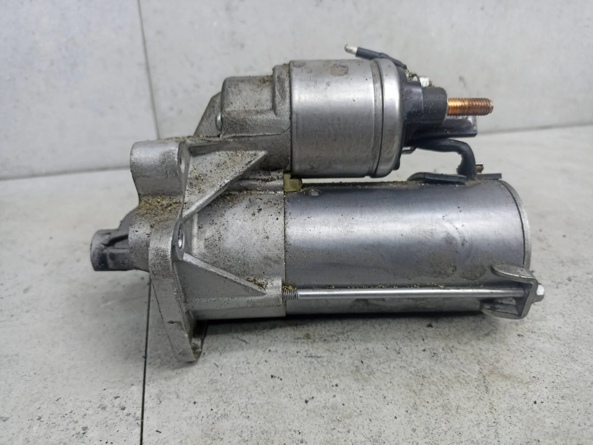 Стартер Renault Megane 3 2012 233003329R