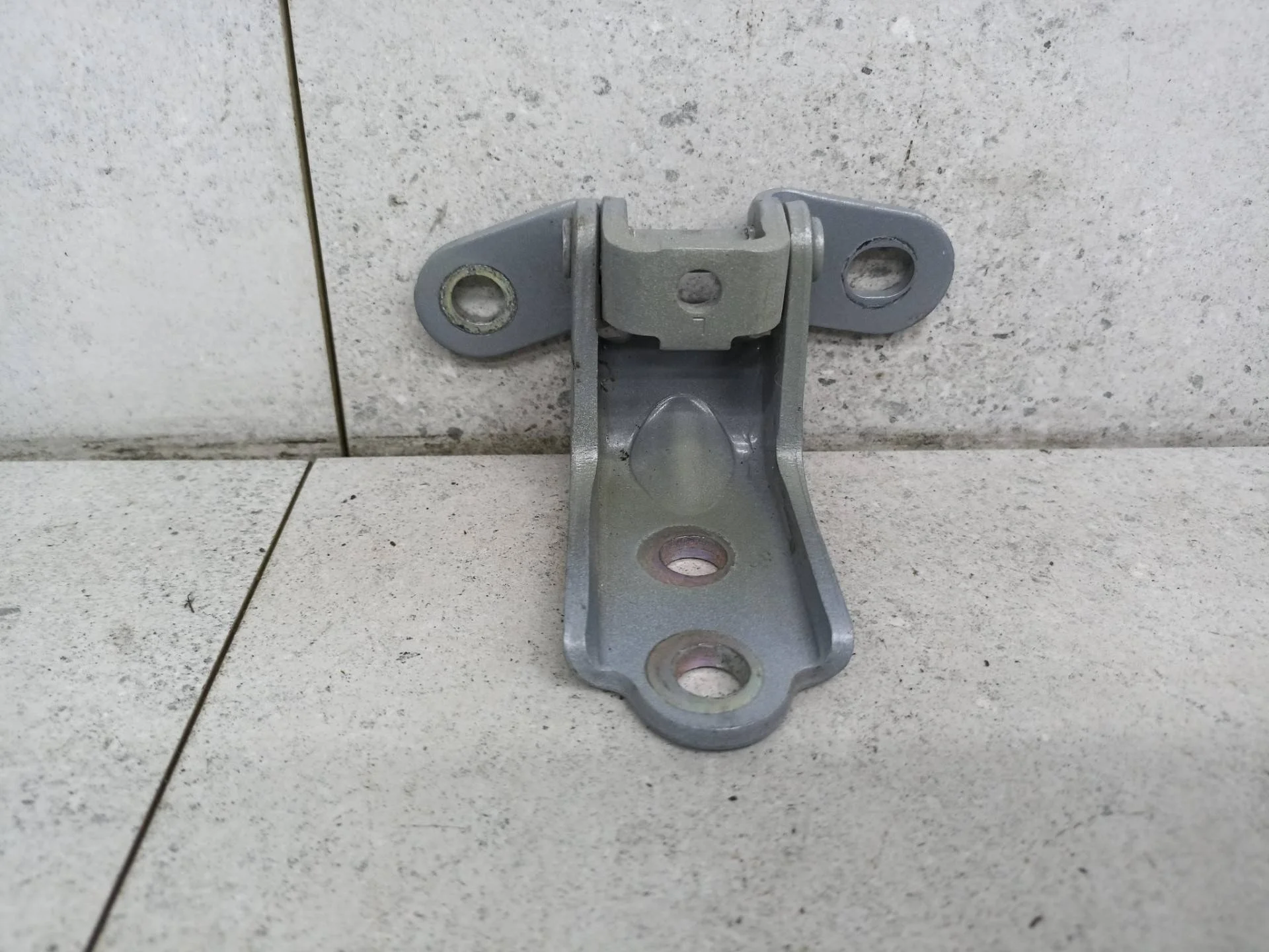 Петля двери задней левой Kia Sportage 4 рест. 2020