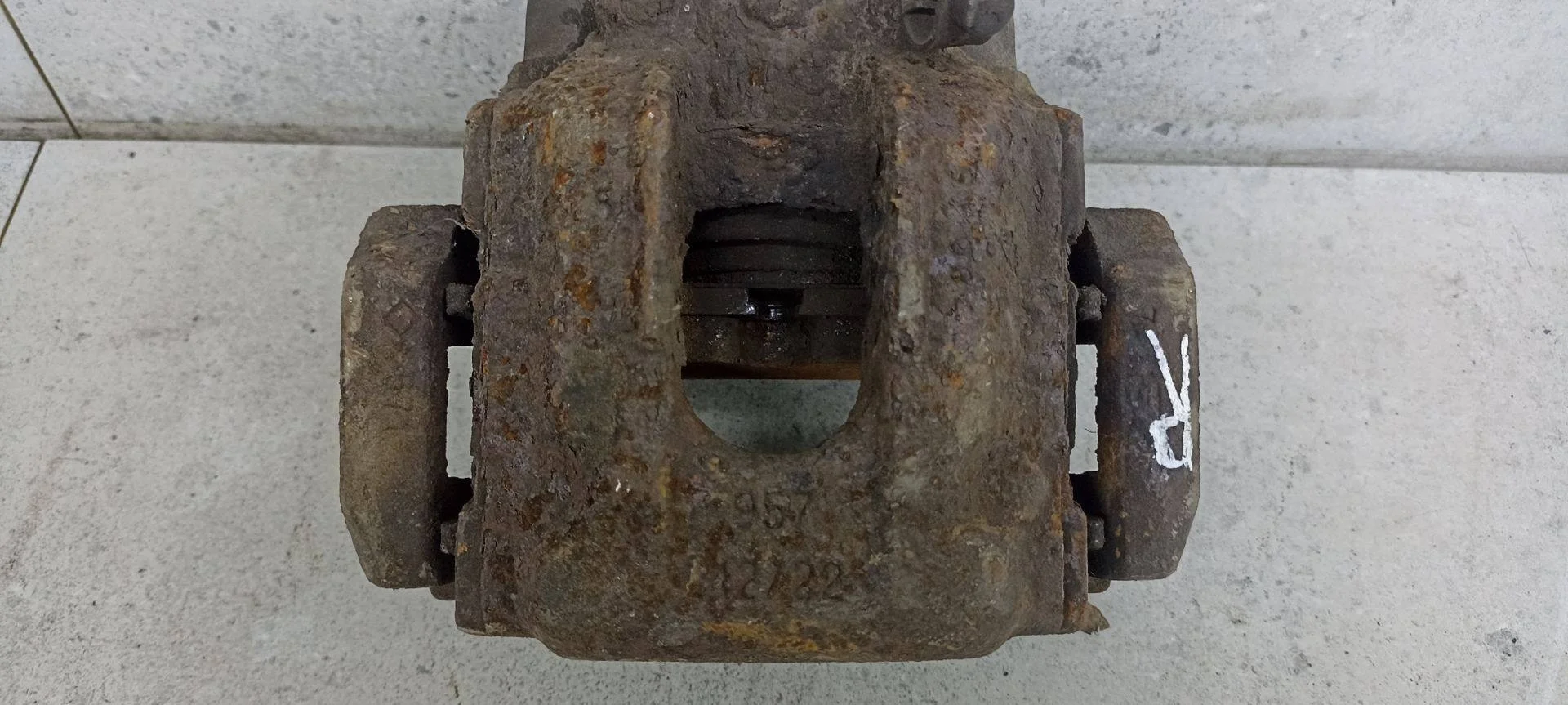 Суппорт тормозной задний правый BMW X3 E83 рест.