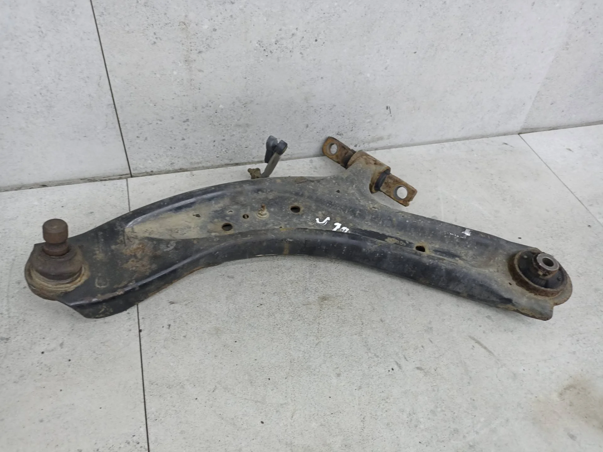 Рычаг передний левый нижний Nissan X-Trail T32