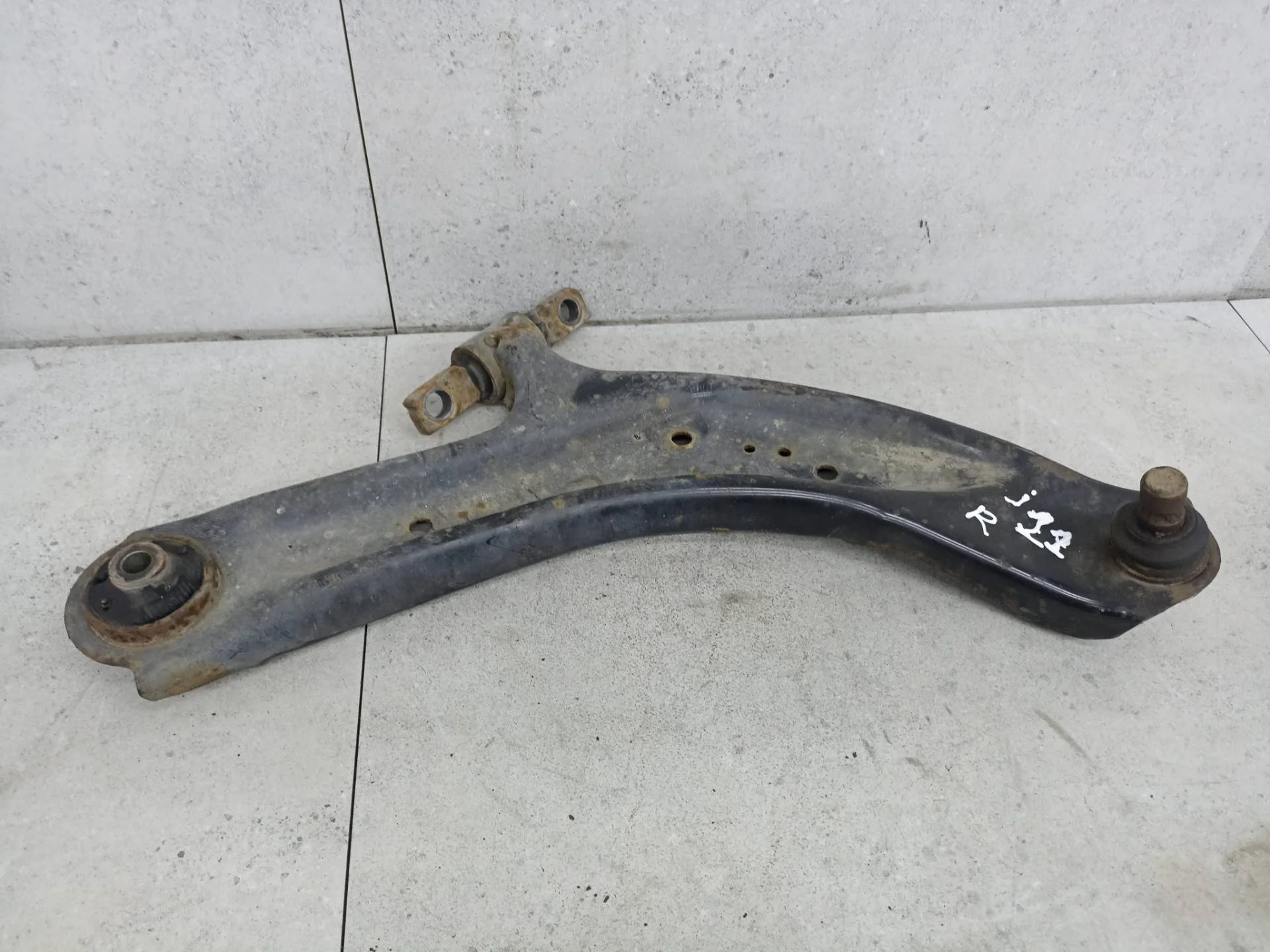 Рычаг передний правый нижний Nissan X-Trail T32