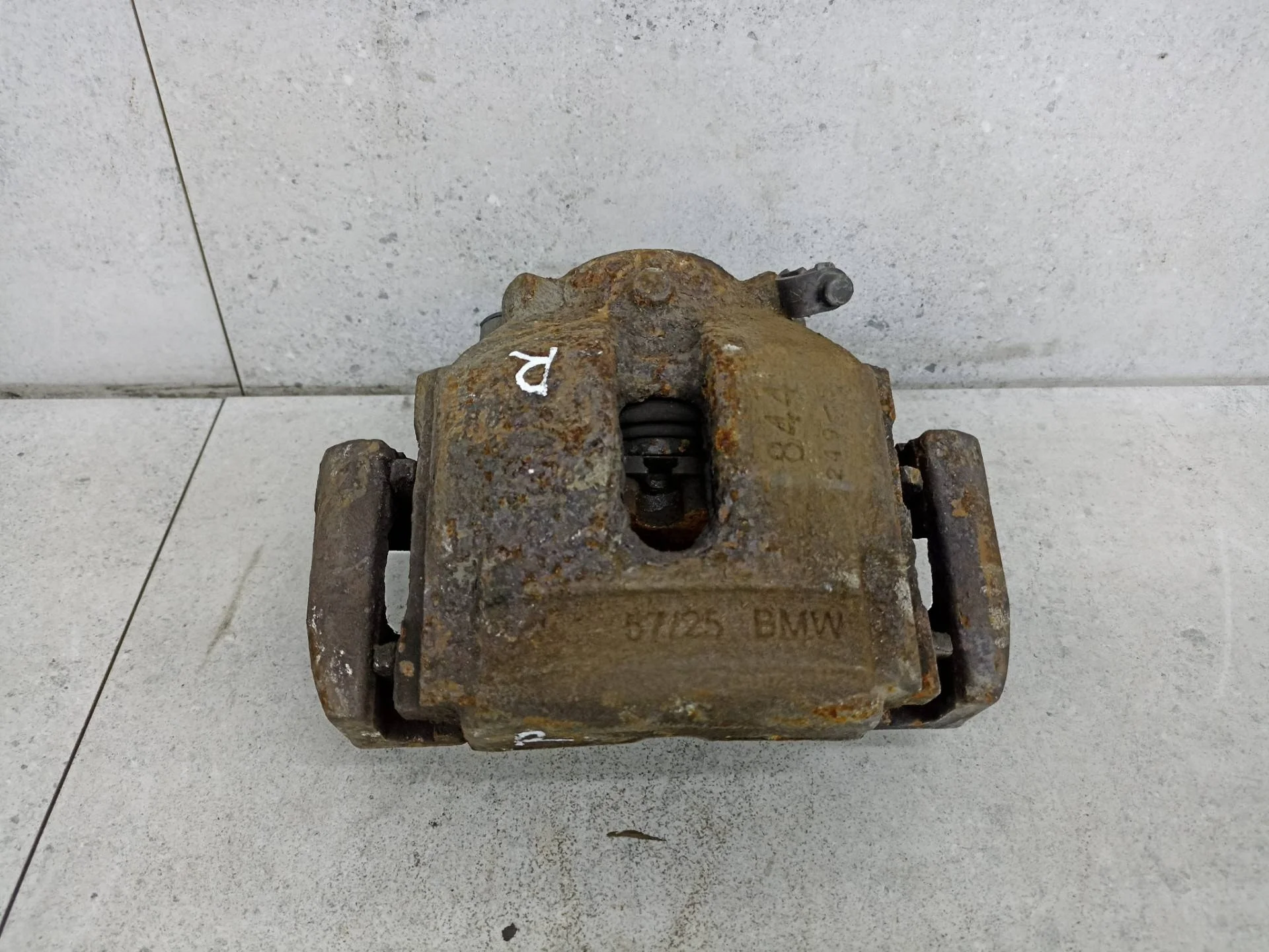 Суппорт тормозной передний правый BMW X3 E83 рест.