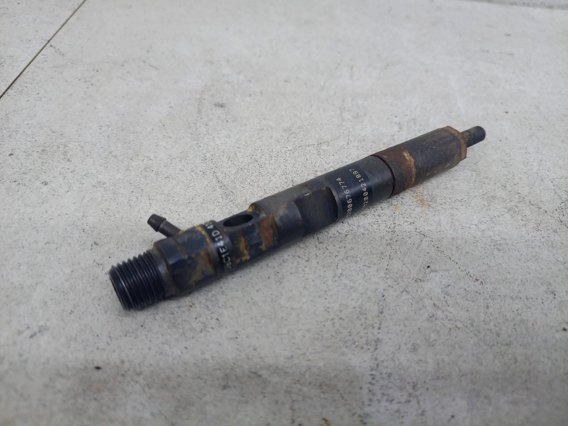 Форсунка топливная Renault Clio 3 2009 8200676774