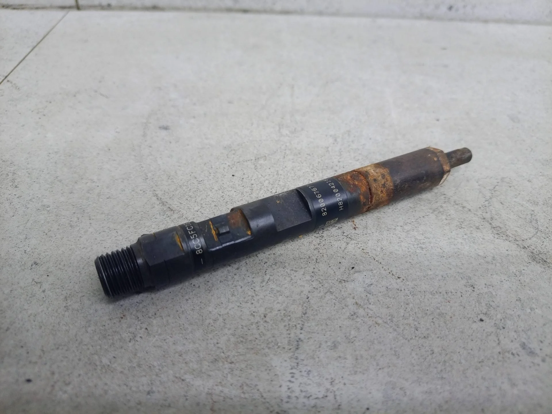 Форсунка топливная Renault Clio 3 2009 8200676774