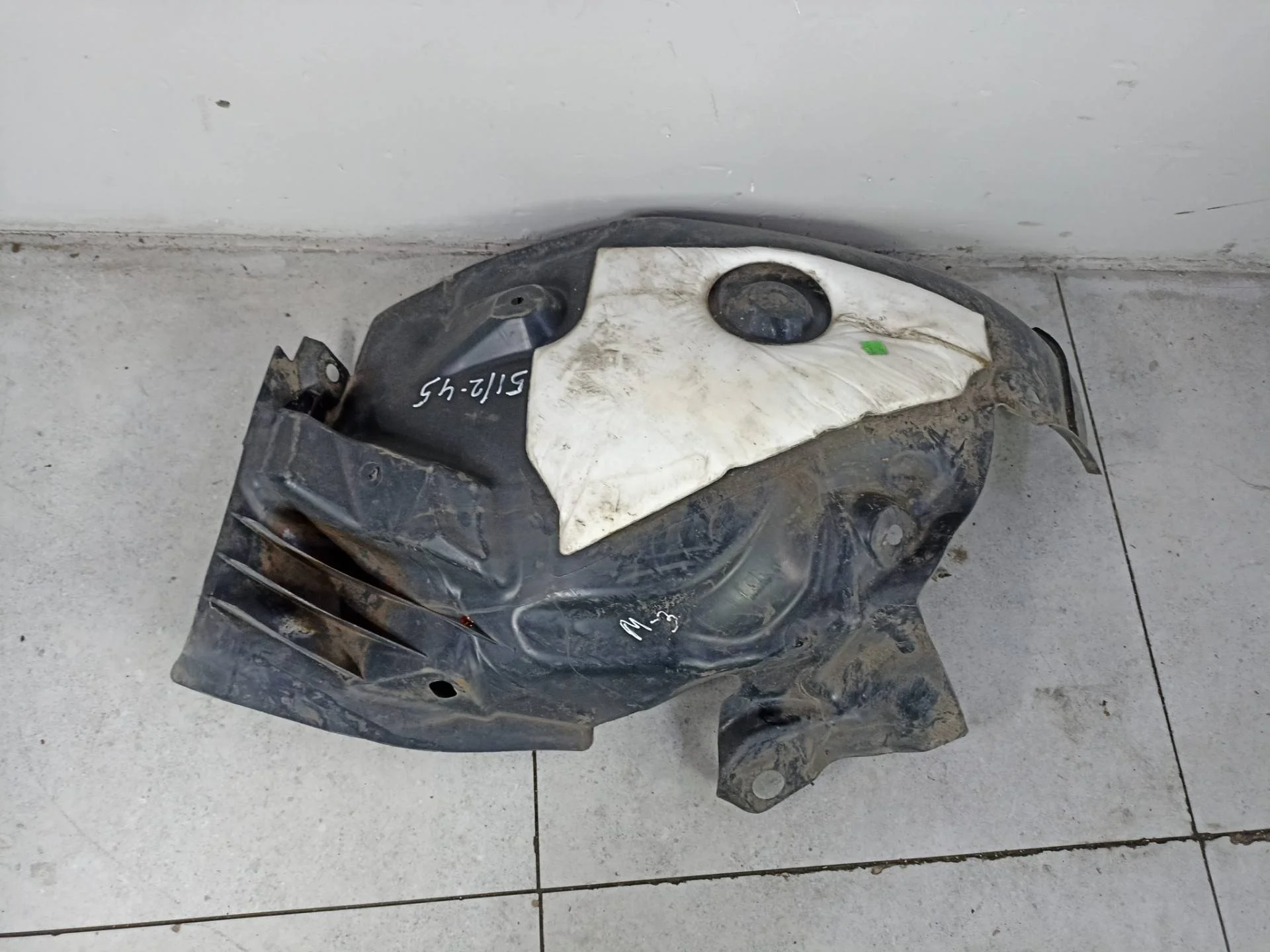 Задняя часть подкрылка переднего левого Renault 3