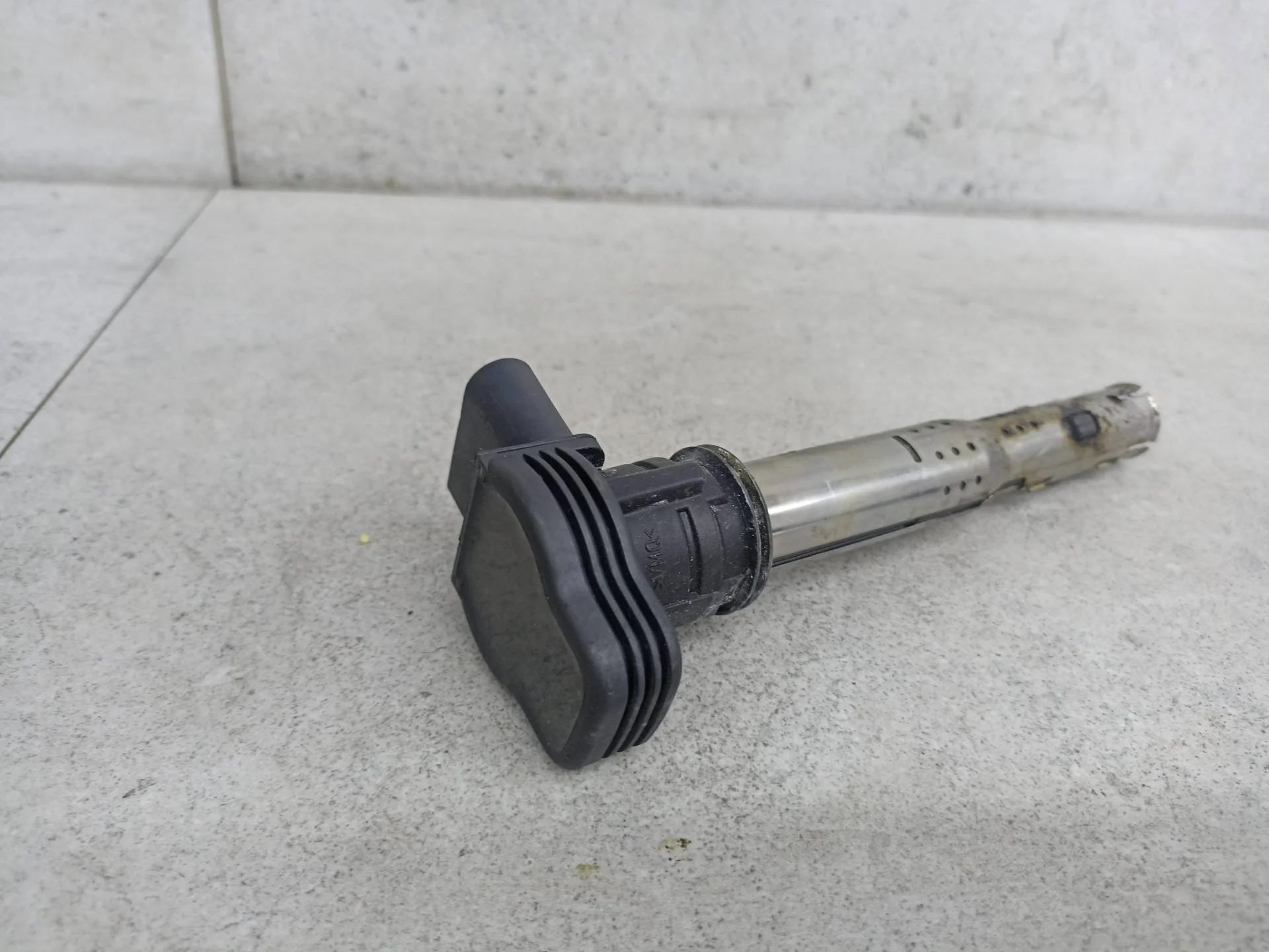 Катушка зажигания Audi A4 B8 2011 07K905715F