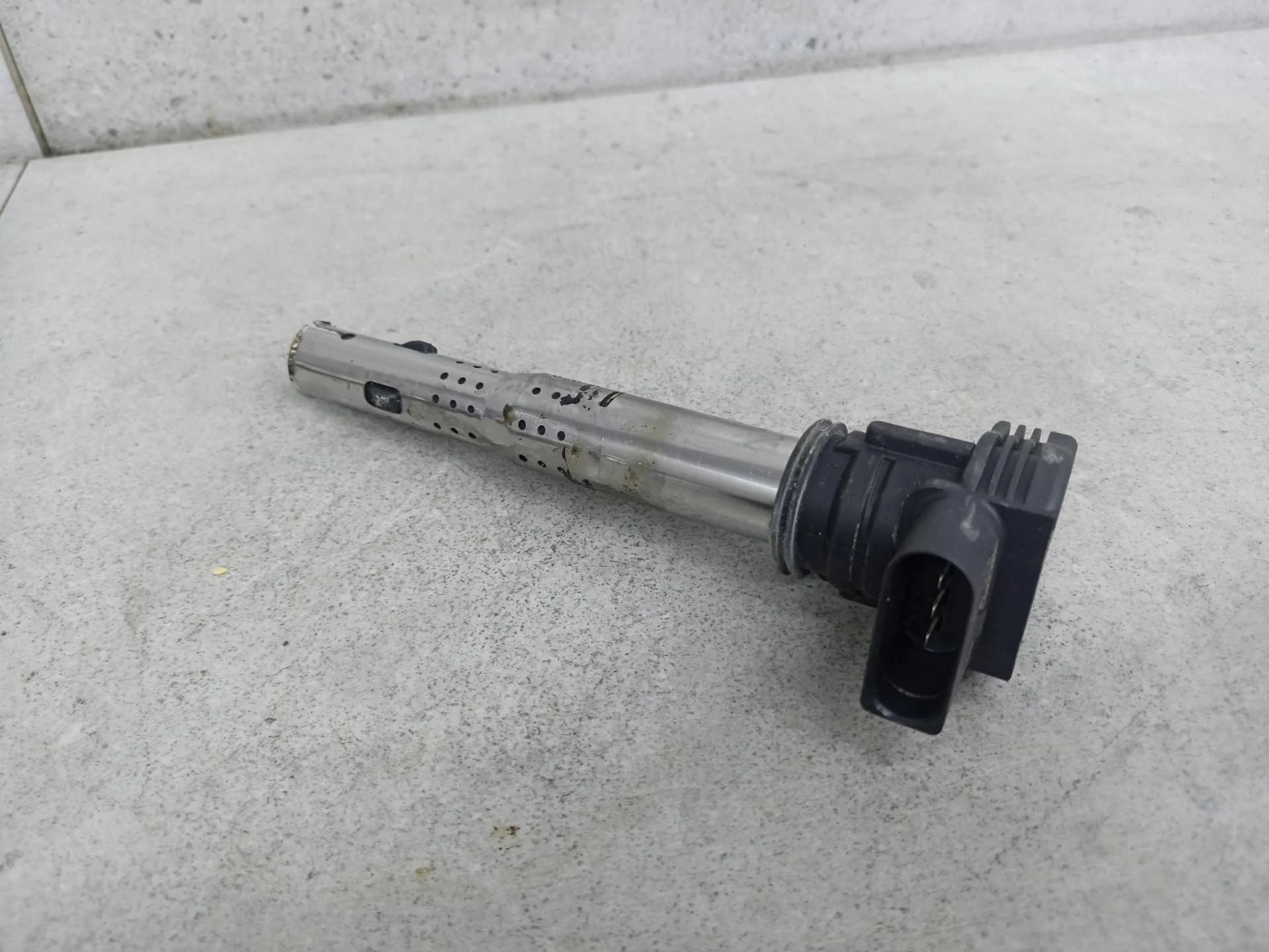 Катушка зажигания Audi A4 B8 2011 07K905715F