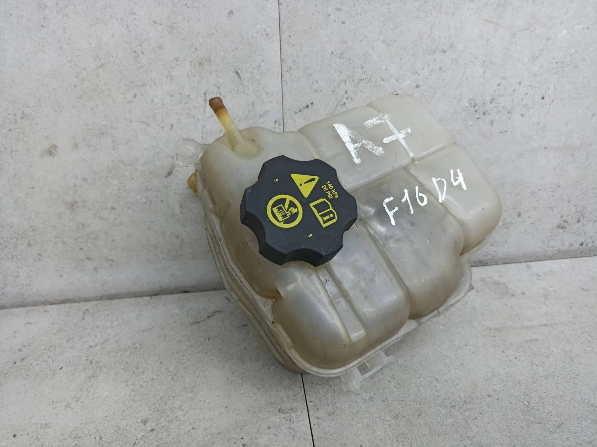 Бачок расширительный Chevrolet Cruze 2012 13256823