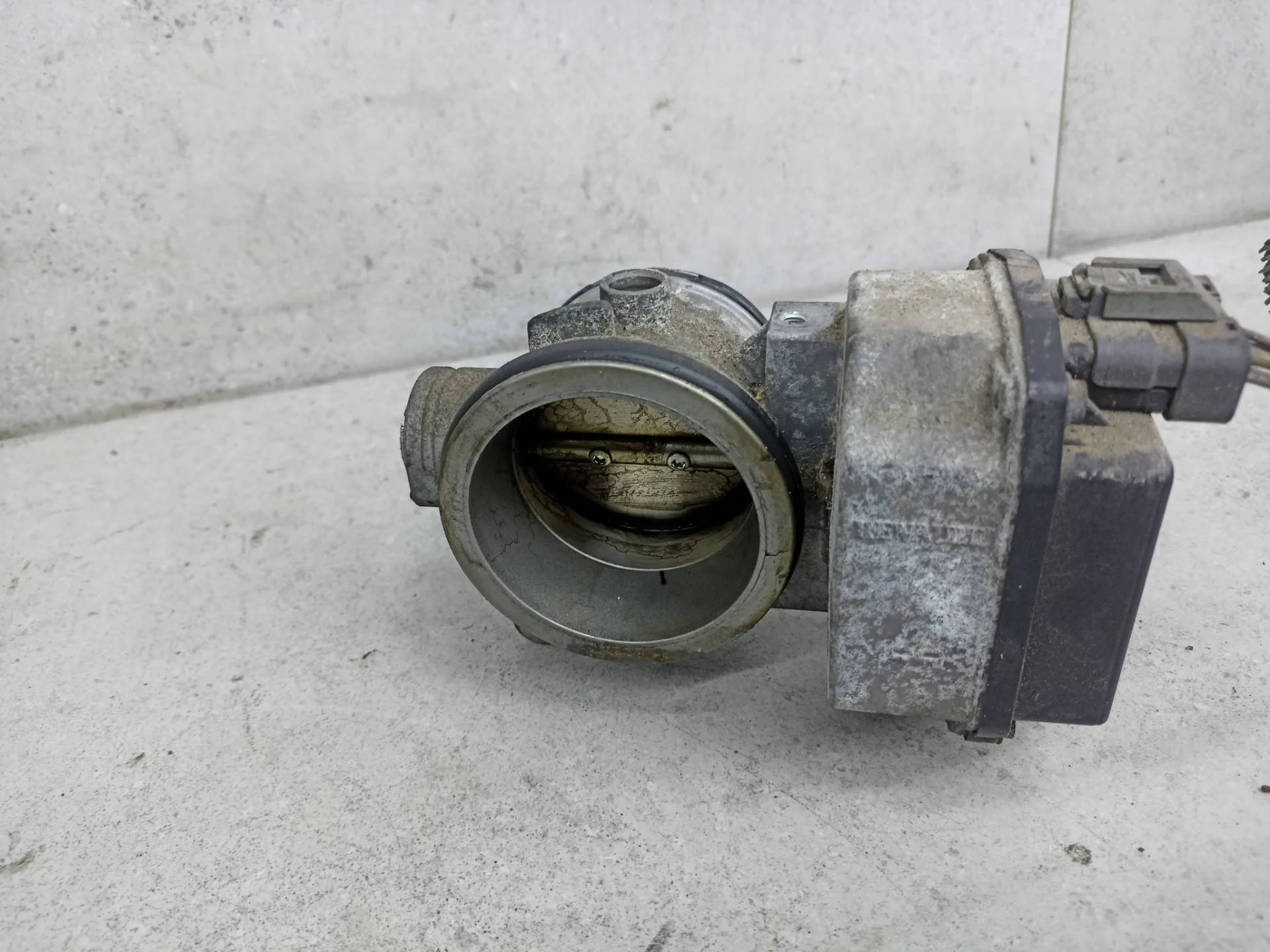 Дроссельная заслонка Lada Largus 2014 8200063652