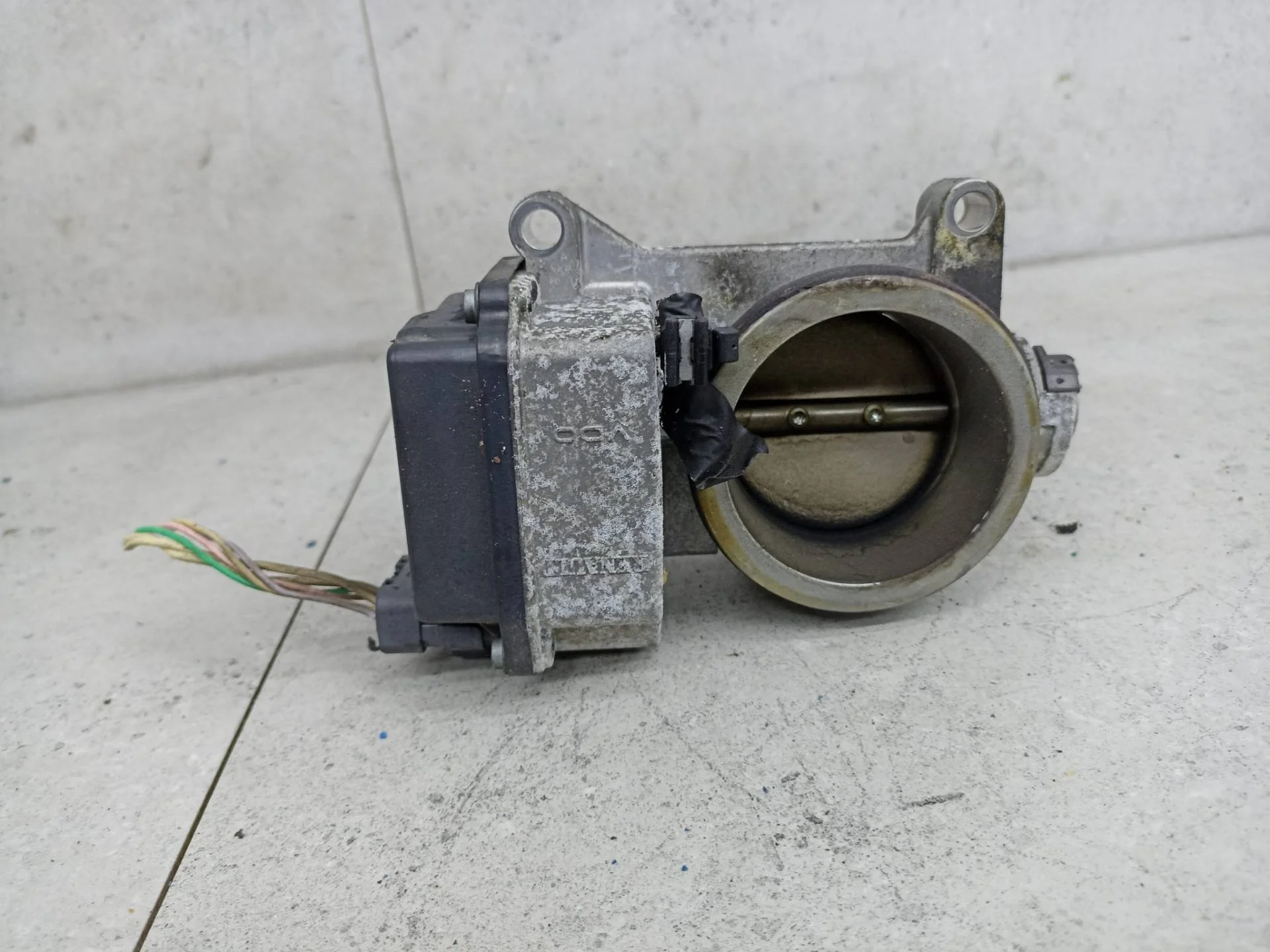 Дроссельная заслонка Lada Largus 2014 8200063652