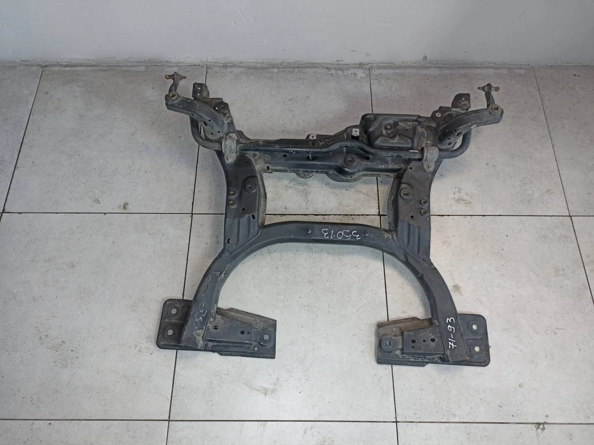 Передняя балка (подрамник) Mercedes-Benz A W176