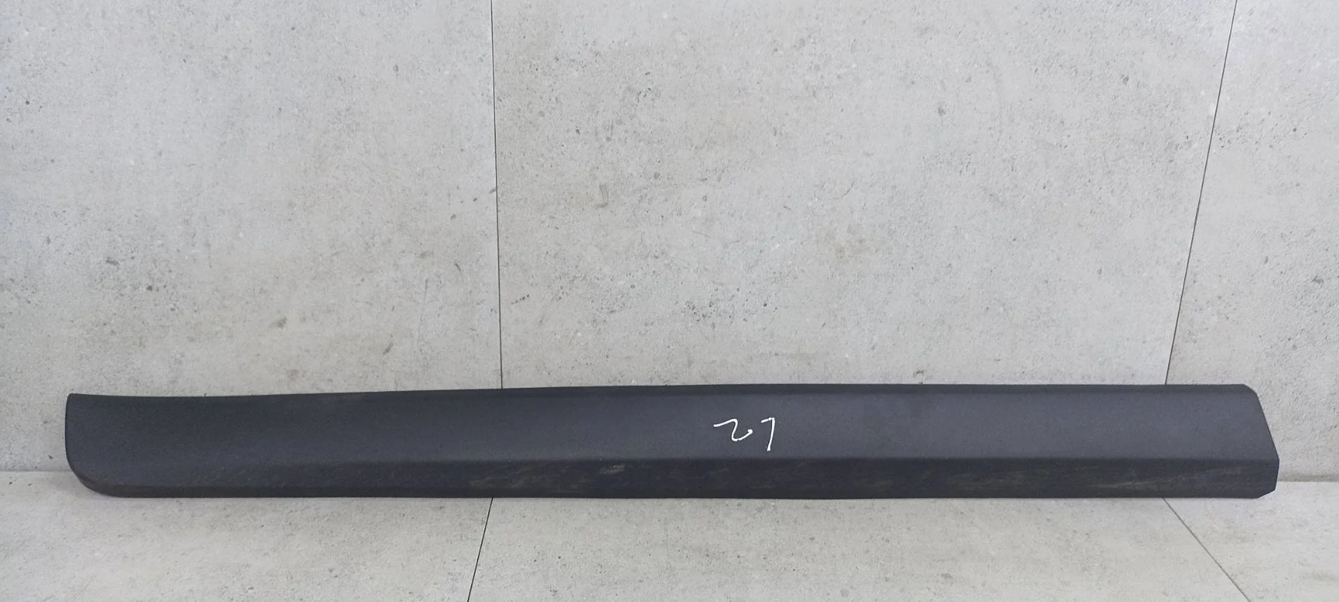 Молдинг двери передней левой Volvo XC60 2011