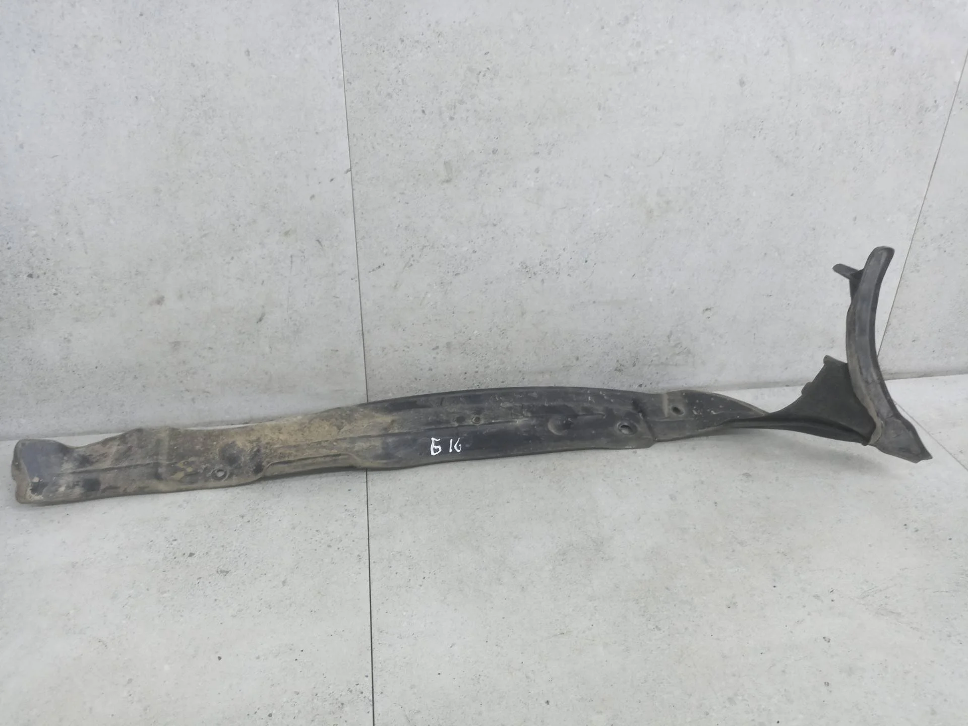 Пыльник крыла передний правый Audi Q7 4L 2008