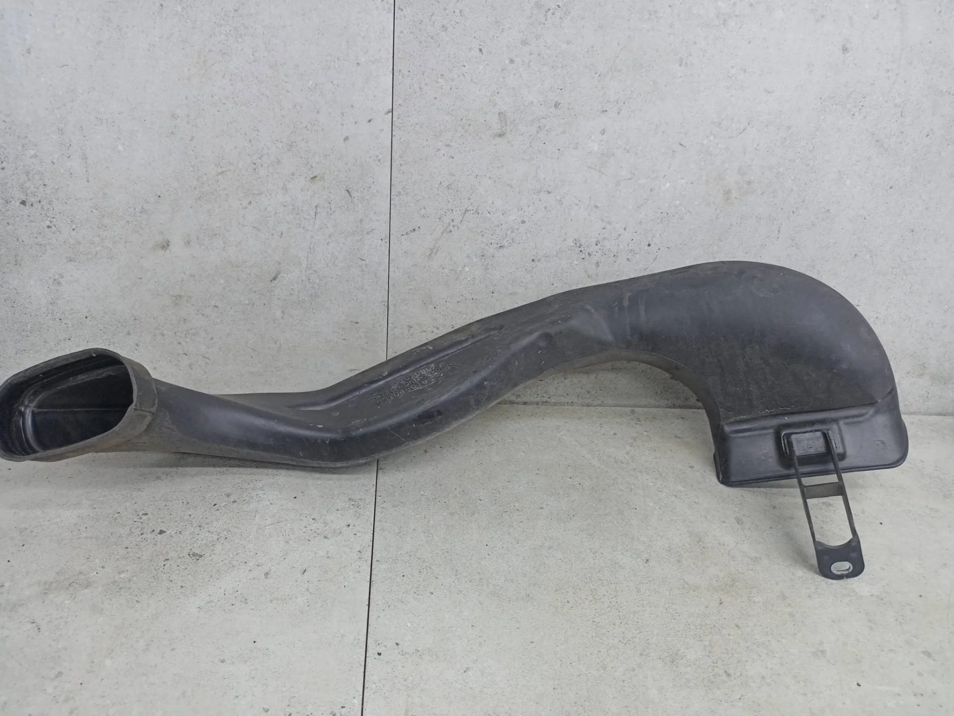 Патрубок воздушного фильтра Chevrolet Cruze 2010