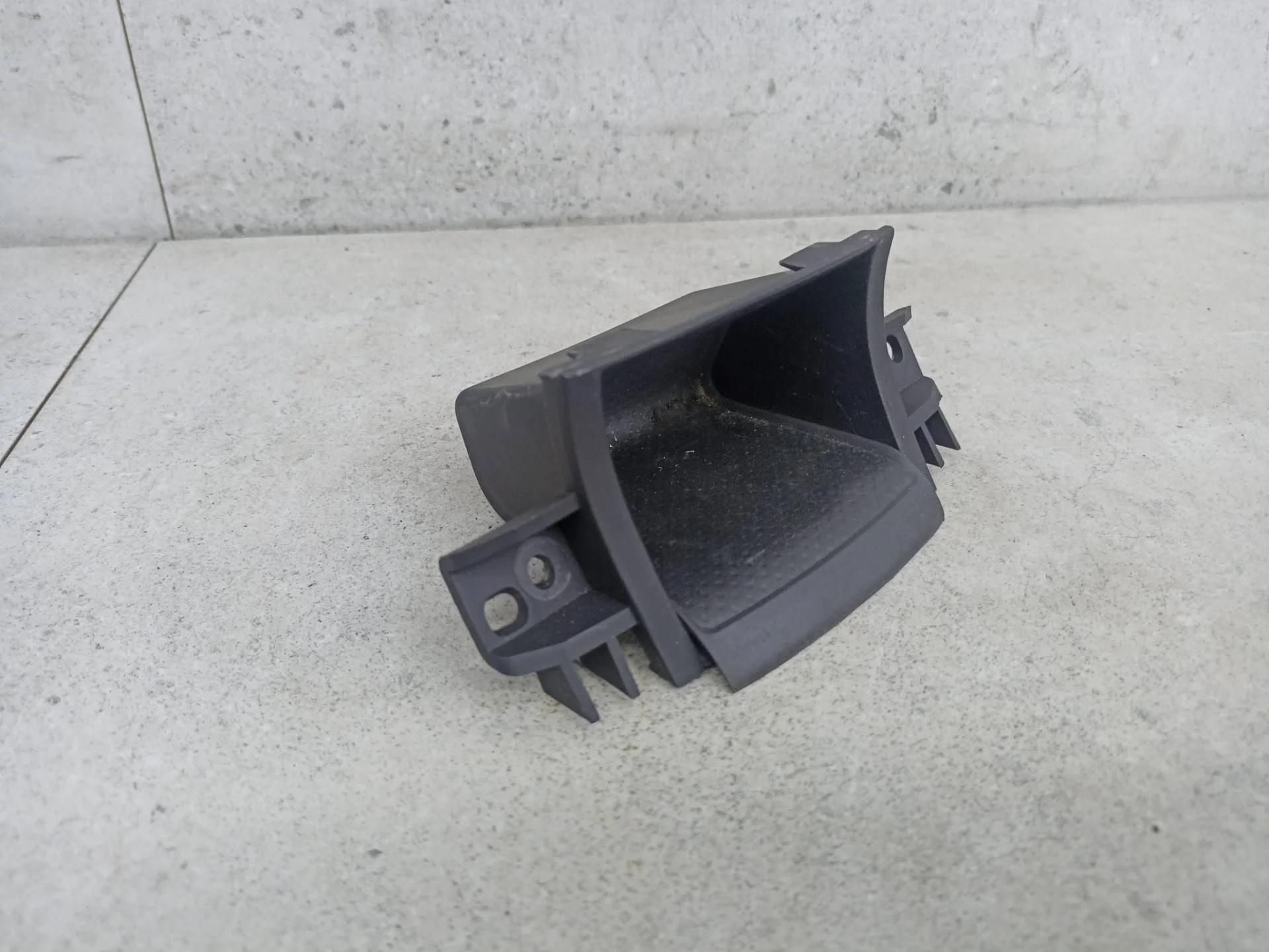 Вещевой ящик центральной консоли Chevrolet Cruze