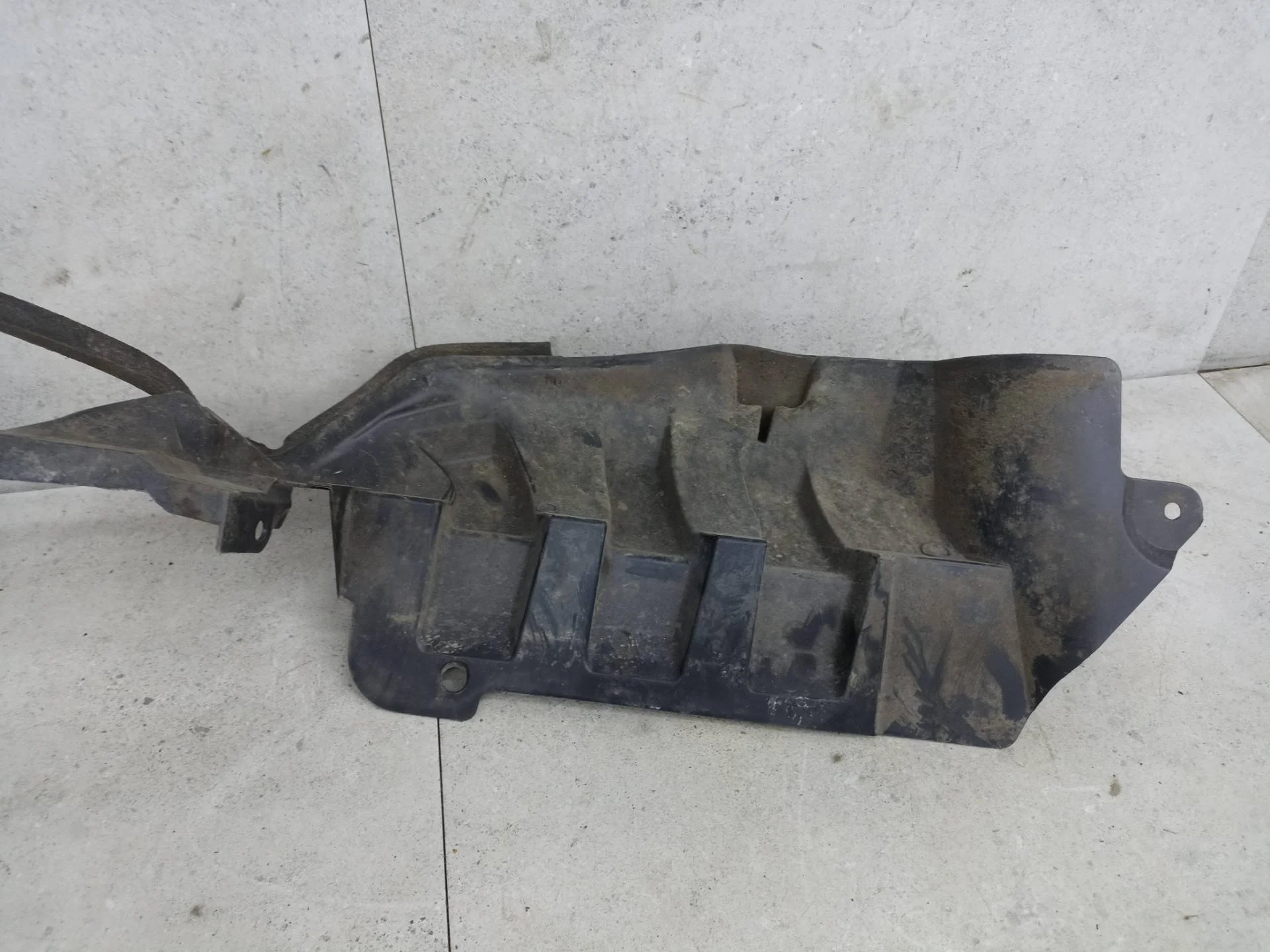 Защита бампера заднего правая Nissan Qashqai+2 J10