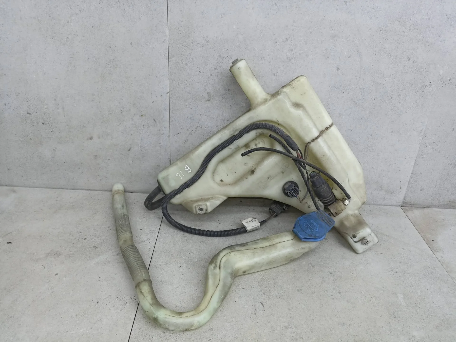 Бачок омывателя Audi Q7 4L 2008 4L0955453