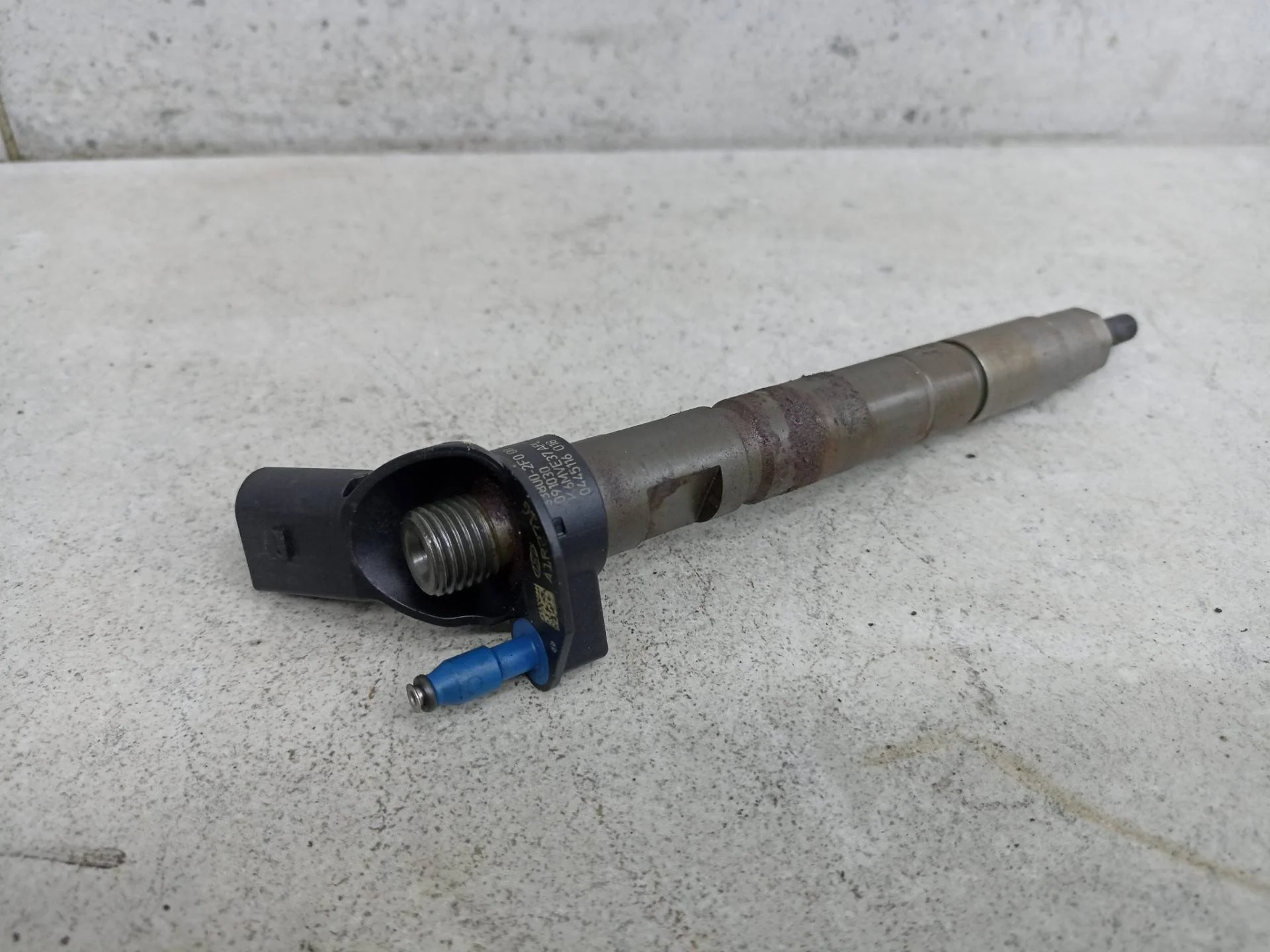 Форсунка топливная Kia Sorento 2 2012 338002F000