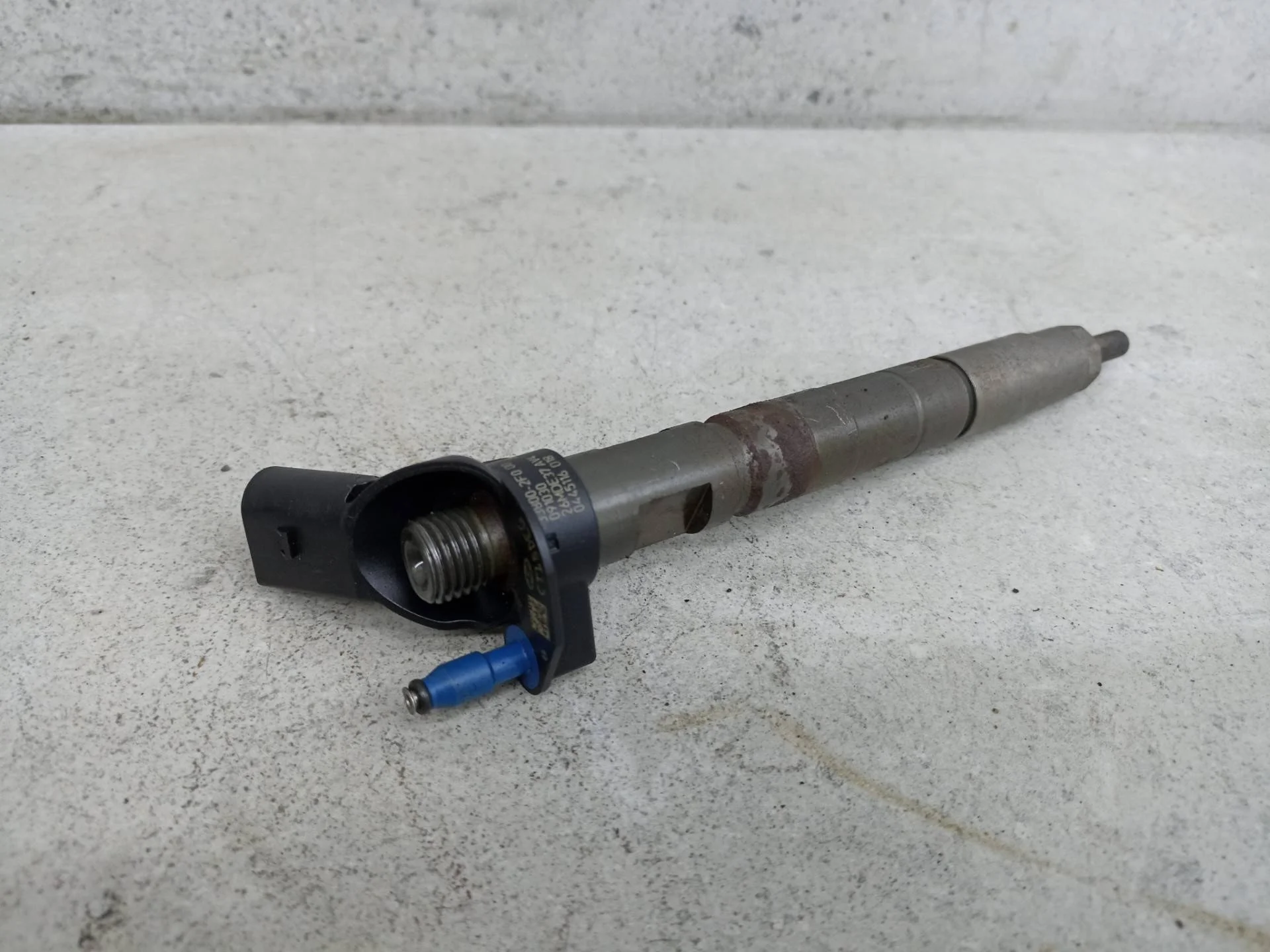 Форсунка топливная Kia Sorento 2 2012 338002F000