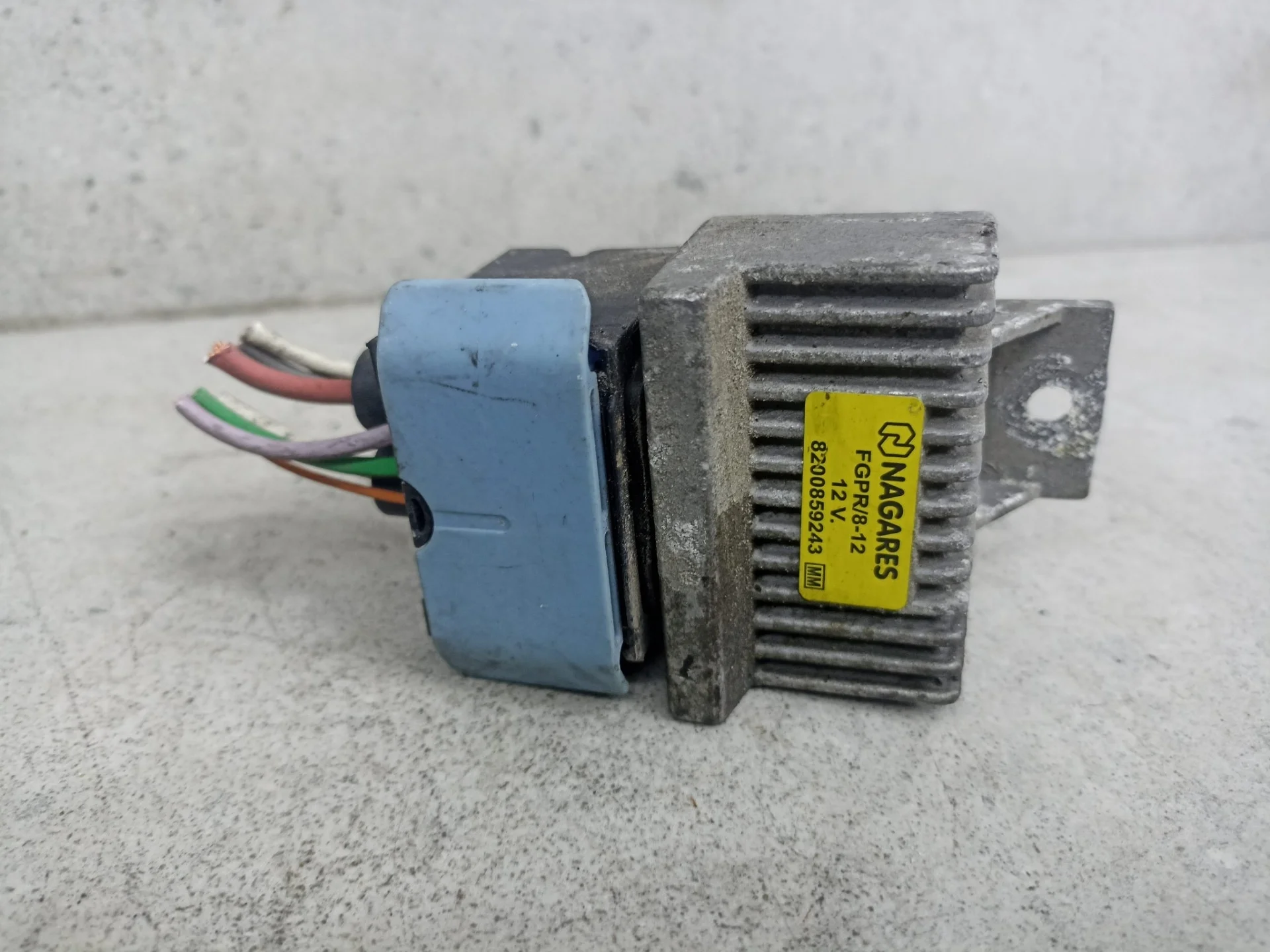 Реле накала свечей Renault Master 2 рест. 2009