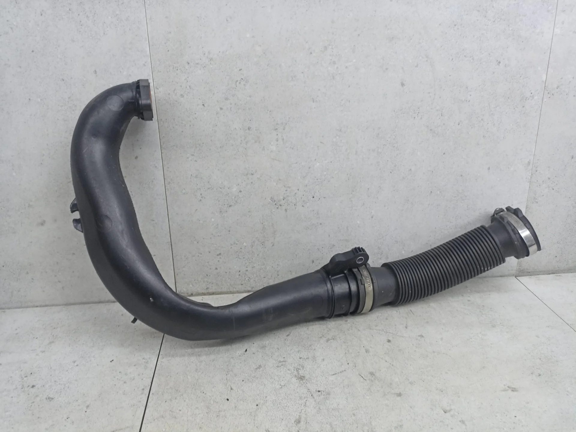 Патрубок интеркулера Renault Megane 3 8200645723