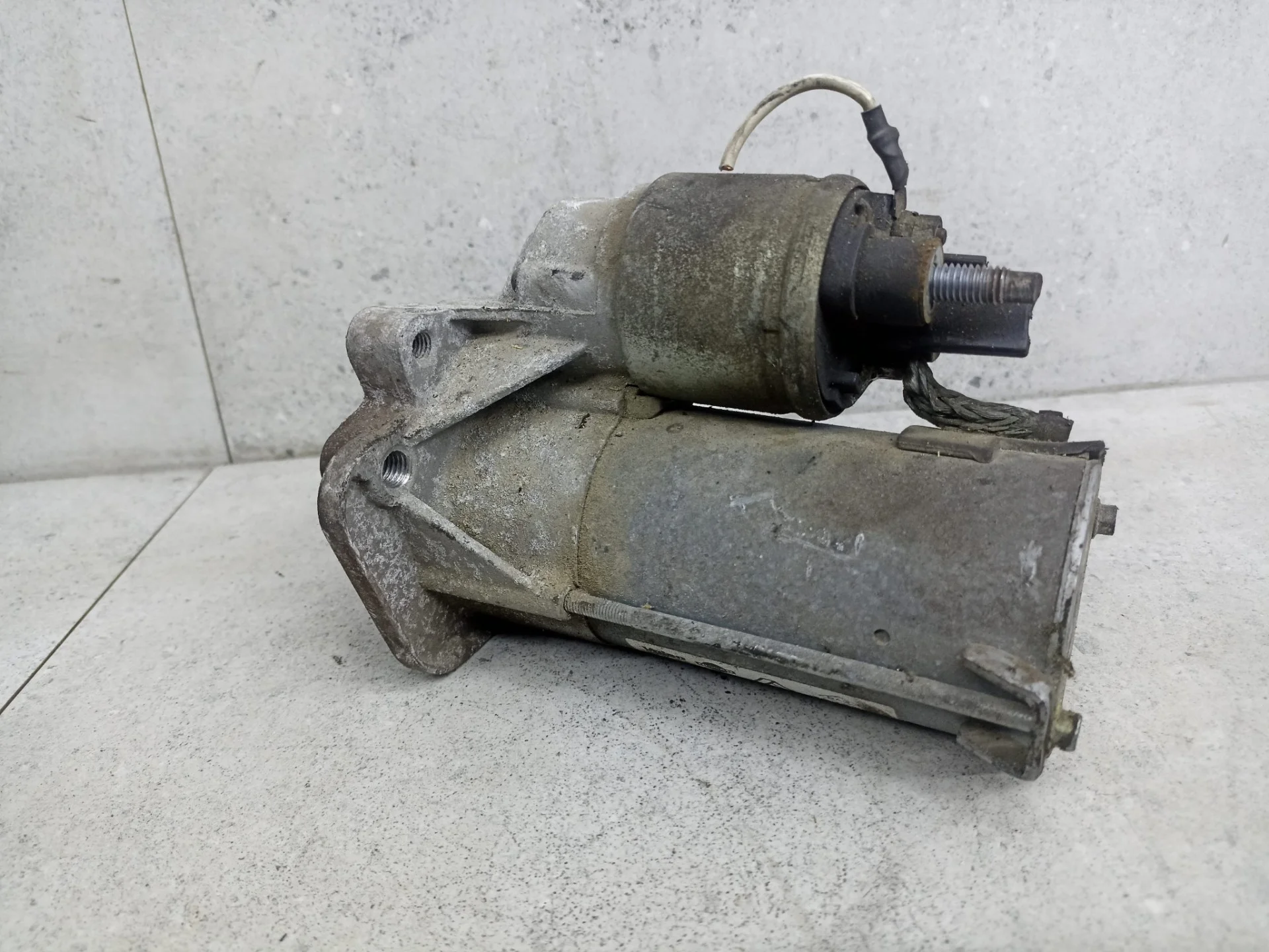 Стартер Renault Megane 3 2012 233003329R