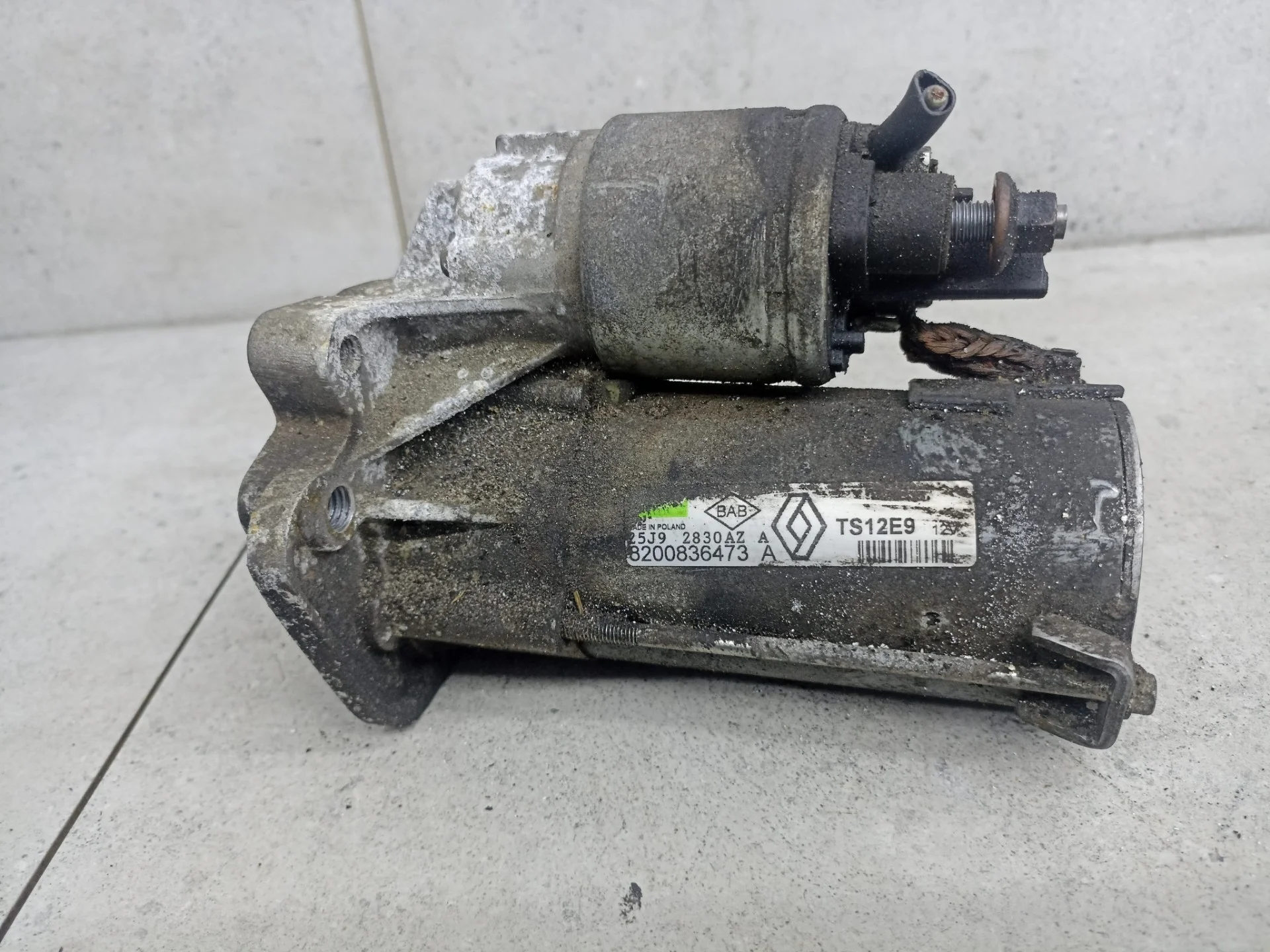 Стартер Renault Megane 3 2012 233003329R