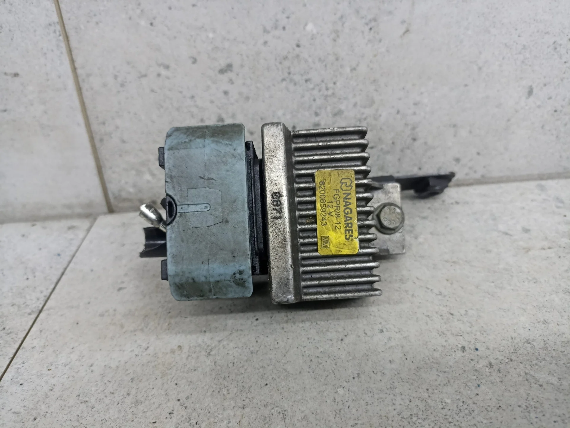 Реле накала свечей Renault Master 2 рест. 2009