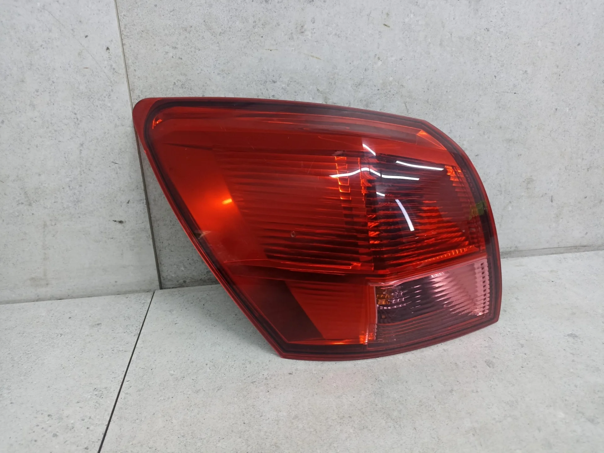 Фонарь задний левый Nissan Qashqai J10 2008