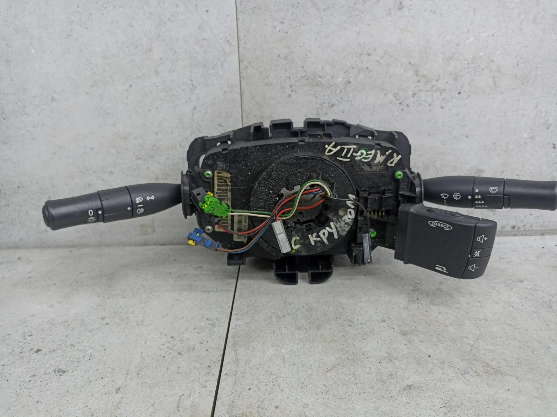 Переключатель подрулевой (стрекоза) Renault Megane