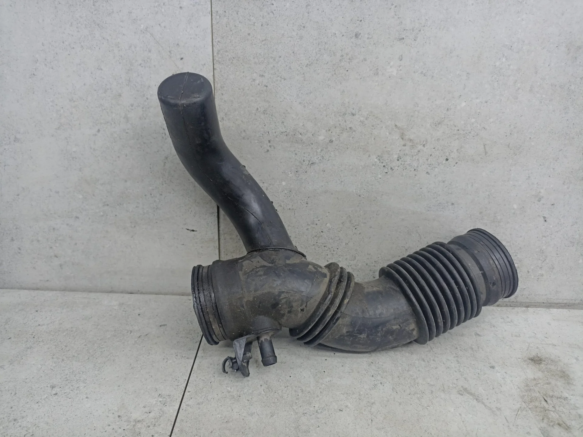 Патрубок воздушного фильтра Renault Megane 2 рест.