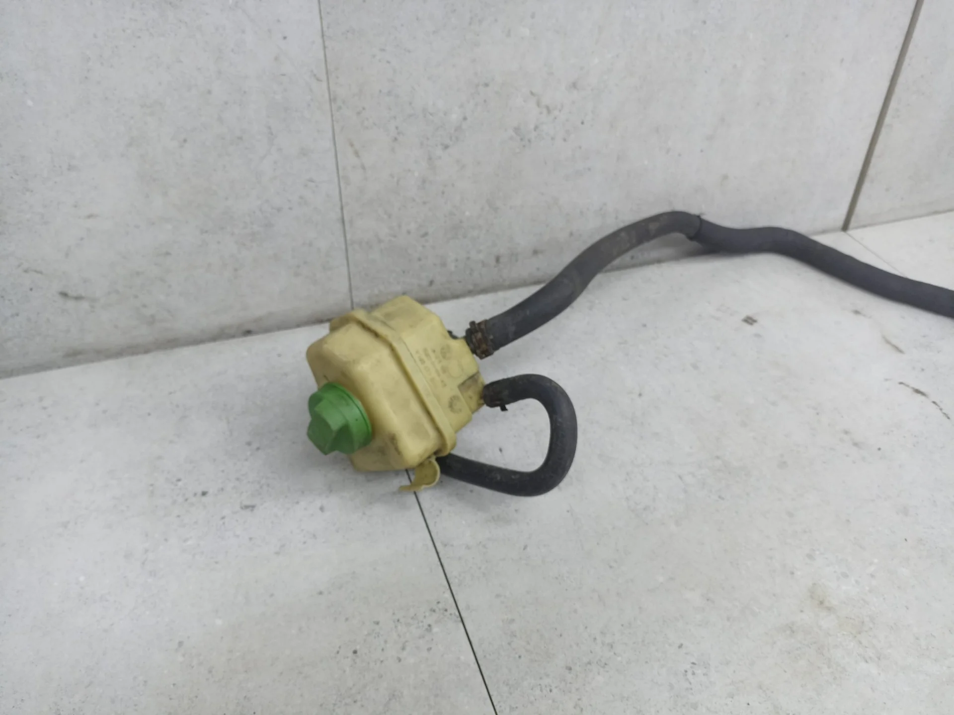 Бачок гидроусилителя Volkswagen Transporter