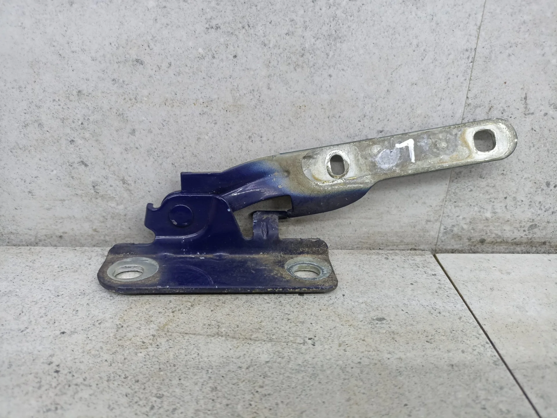 Петля капота левая Lada Largus (2012 - 2026)