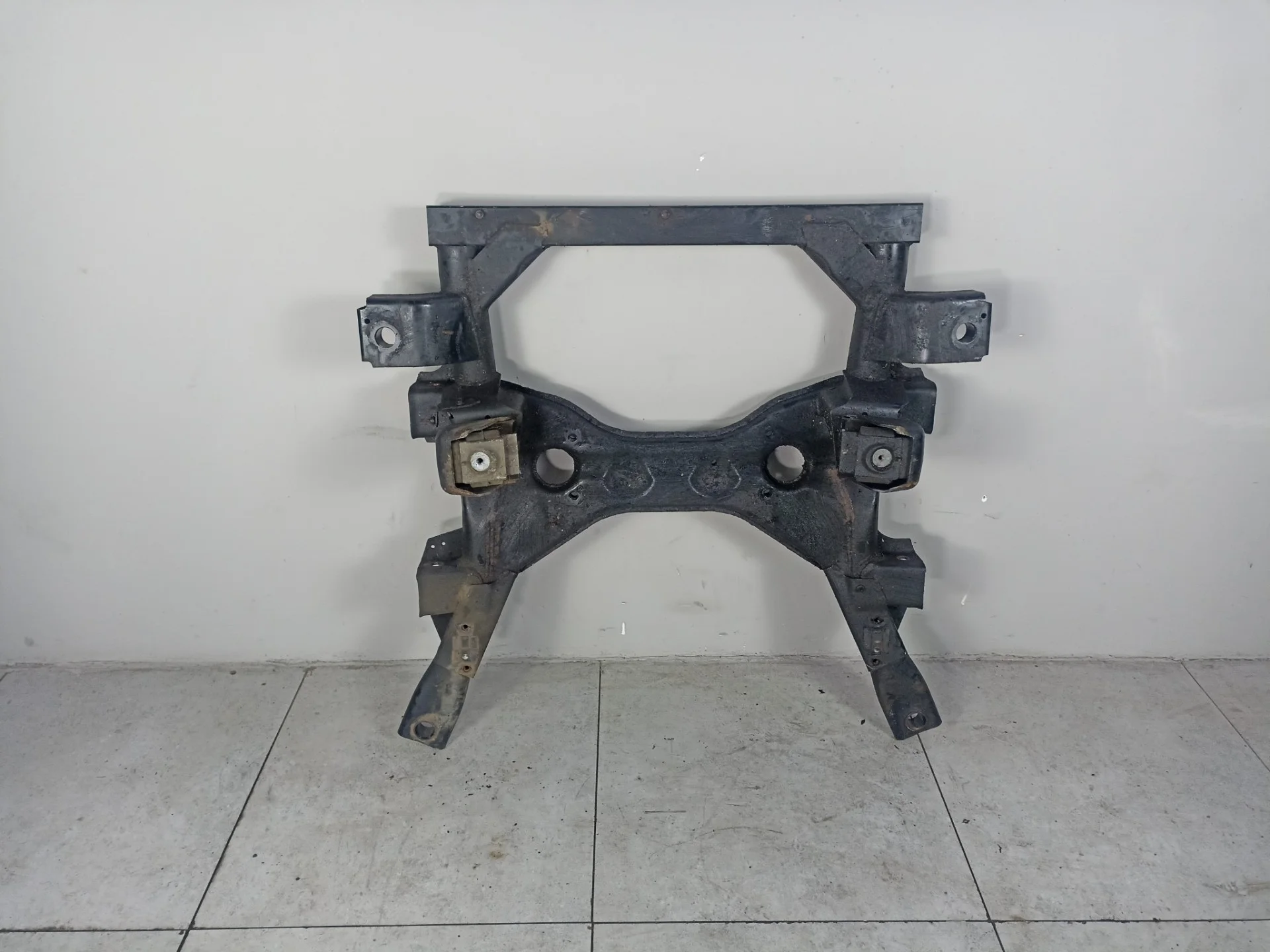 Передняя балка (подрамник) Mercedes-Benz Vito W639