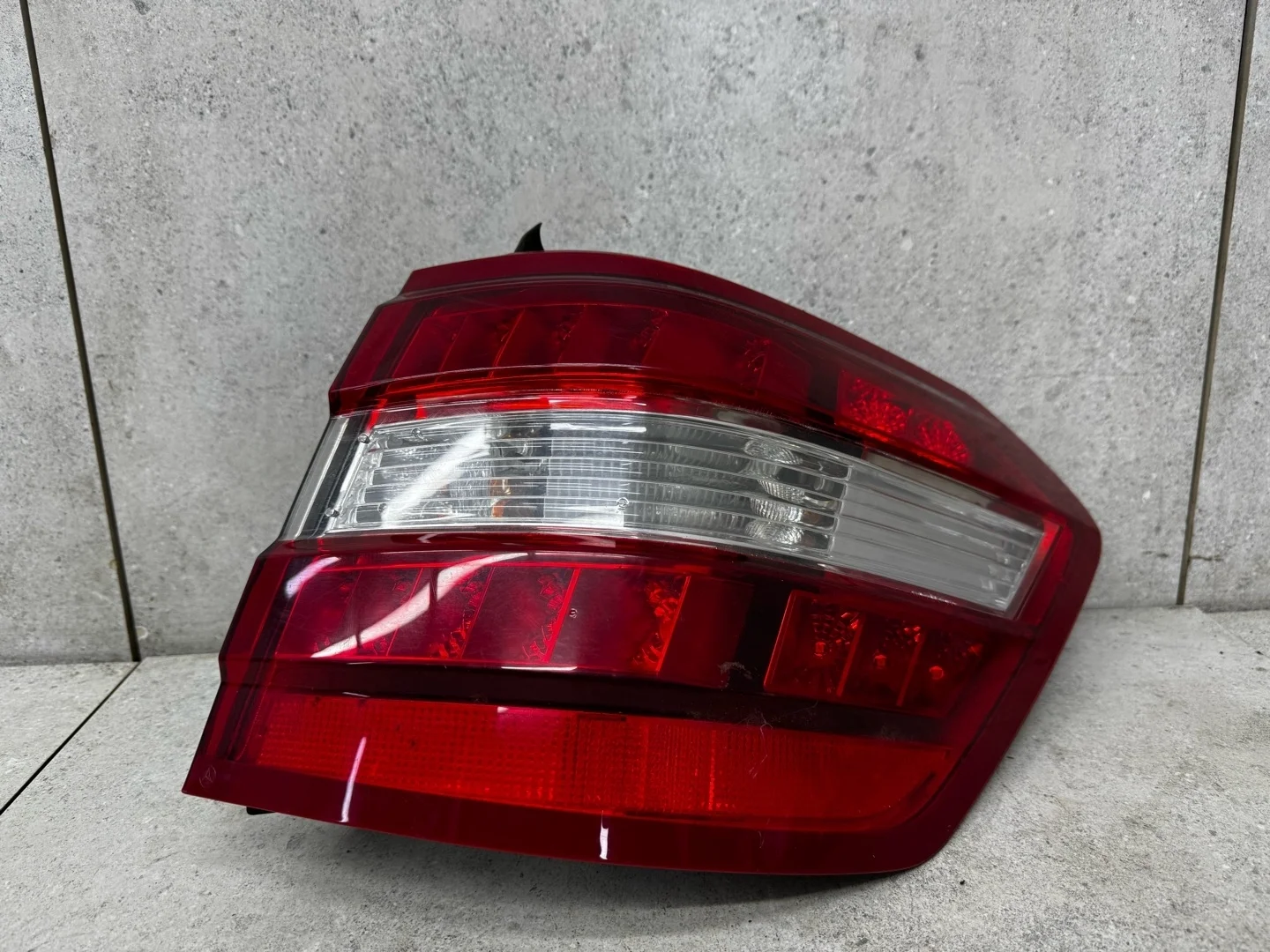 Фонарь задний правый Mercedes-Benz E W212