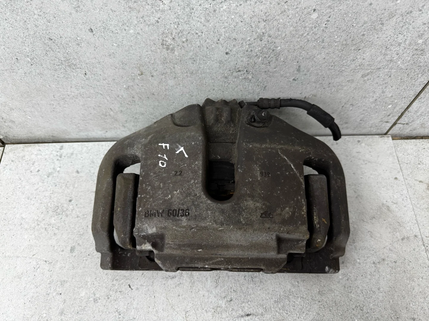 Суппорт тормозной передний левый BMW 5 F10/F11