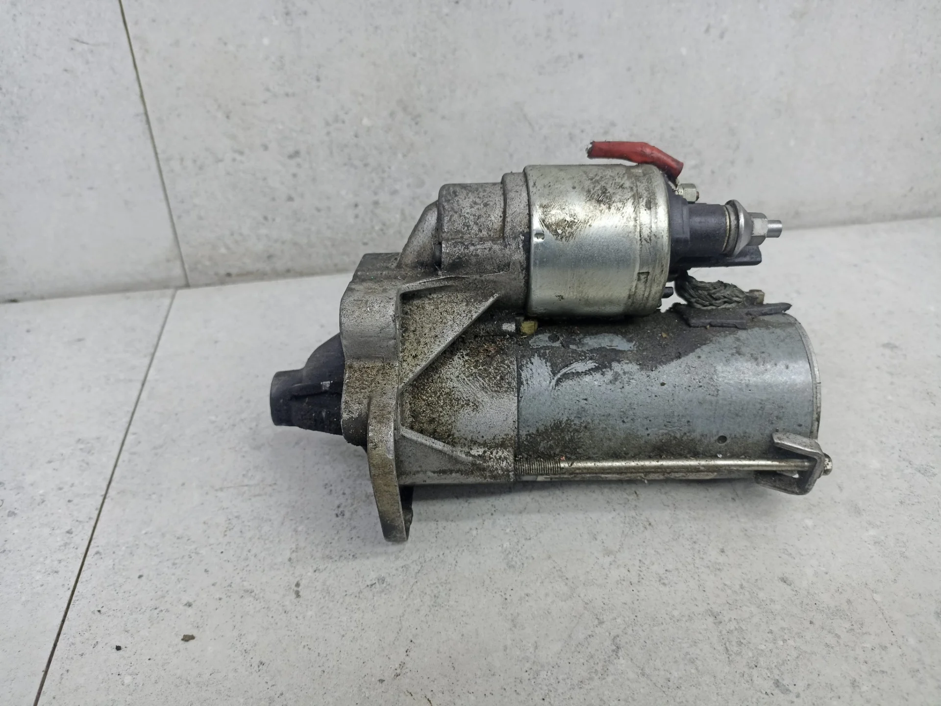 Стартер Renault Megane 3 2012 233003329R