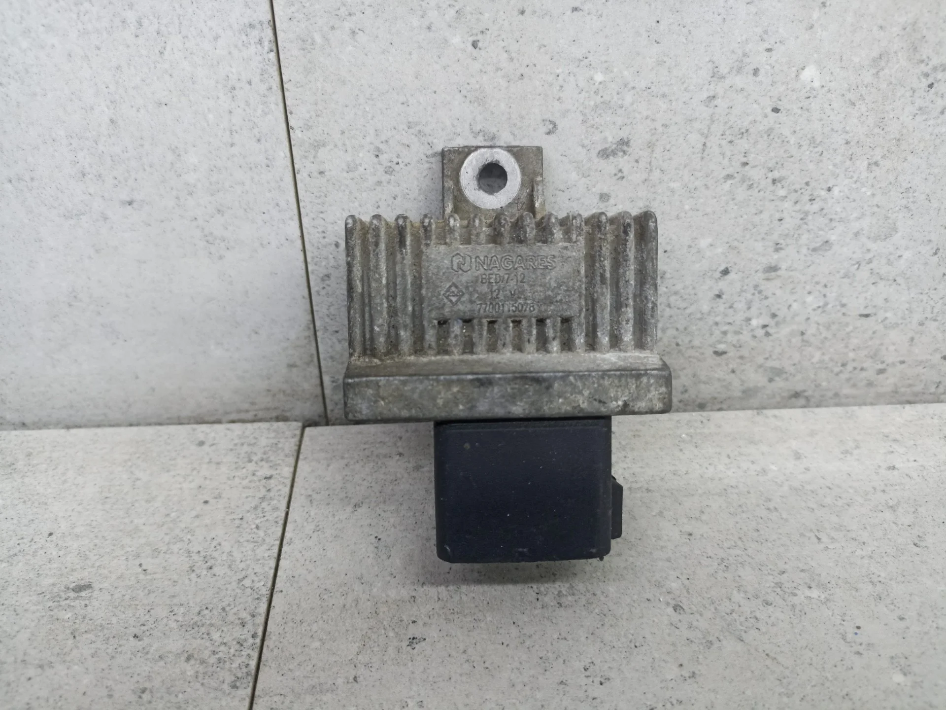 Реле накала свечей Renault Megane 2 рест. 2009