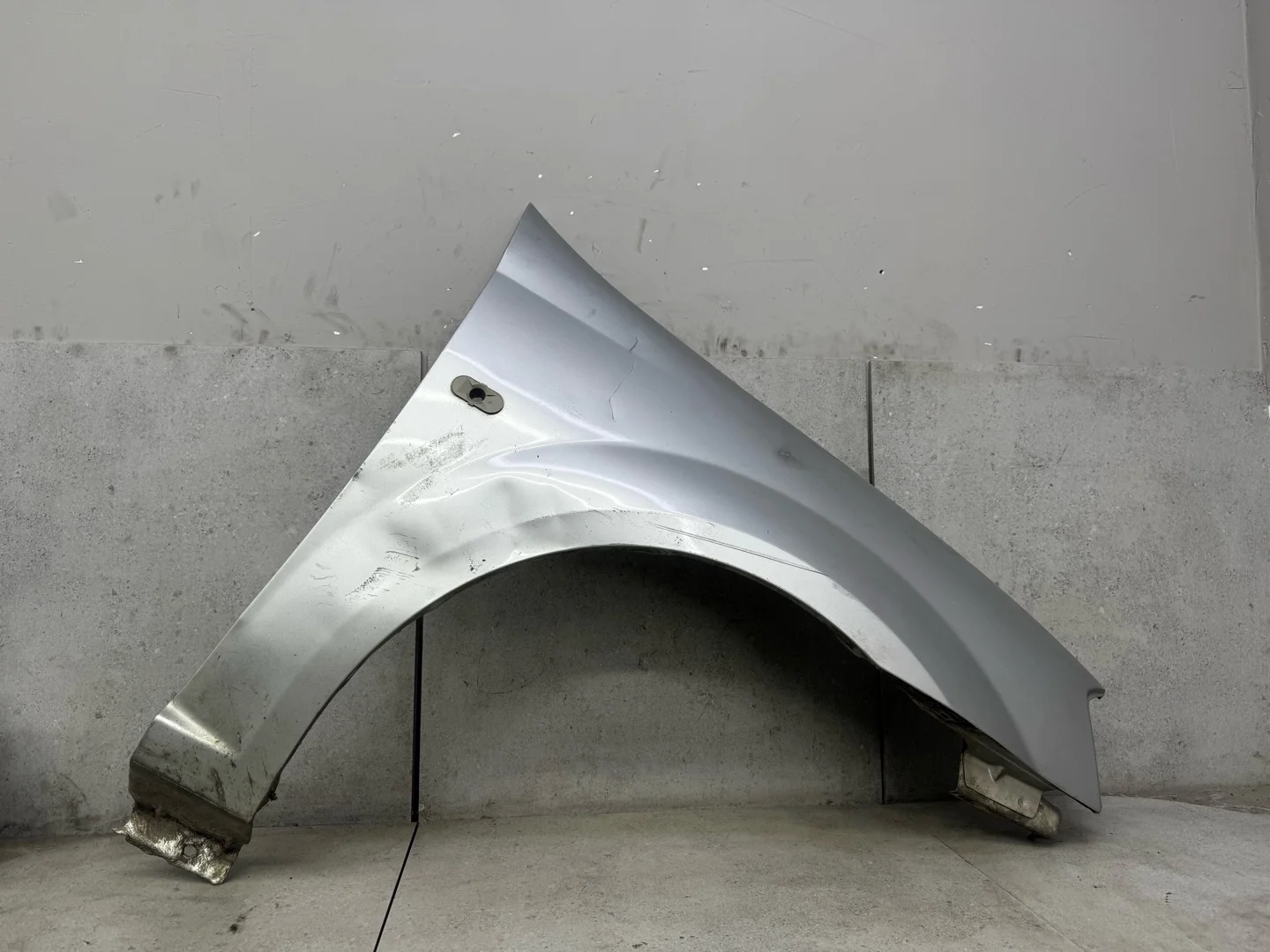 Крыло переднее правое Renault Logan (2004 - 2009)