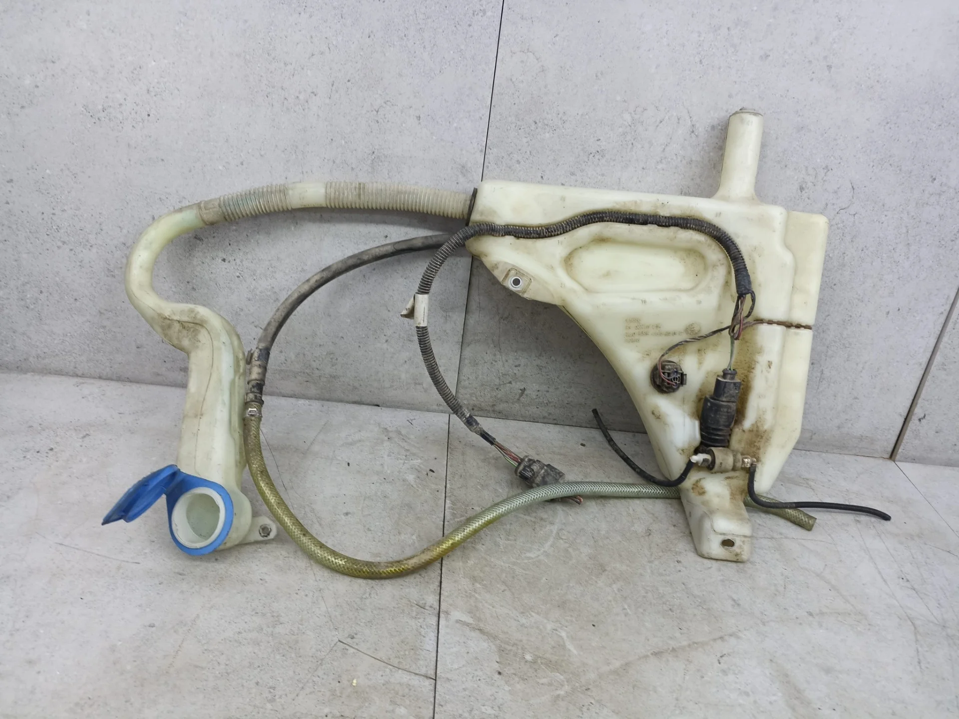 Бачок омывателя Audi Q7 4L 2008 4L0955453