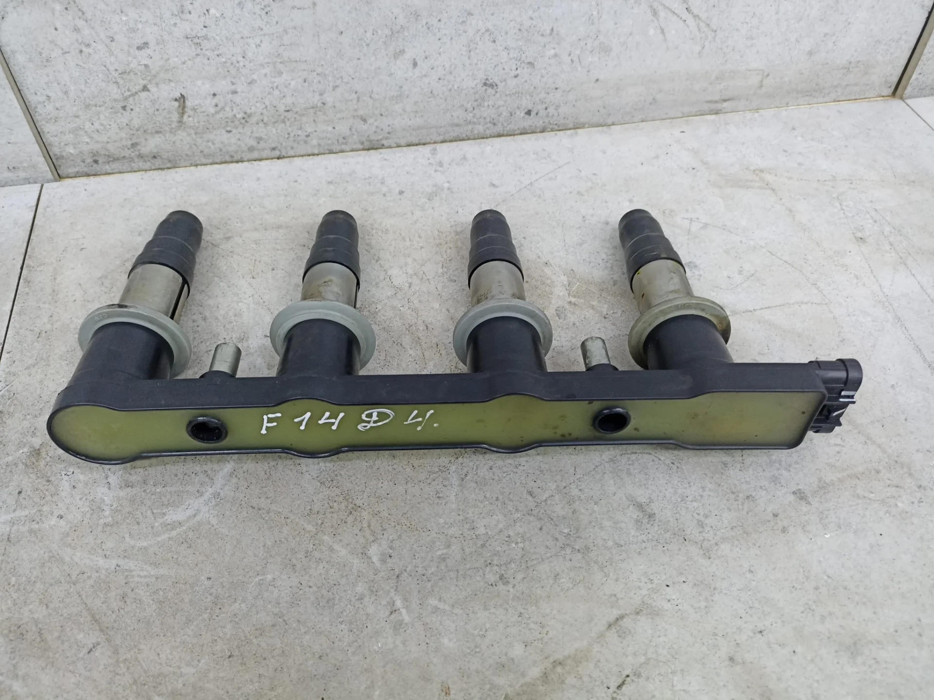 Катушка зажигания Opel Astra H рест. 2008 96476979