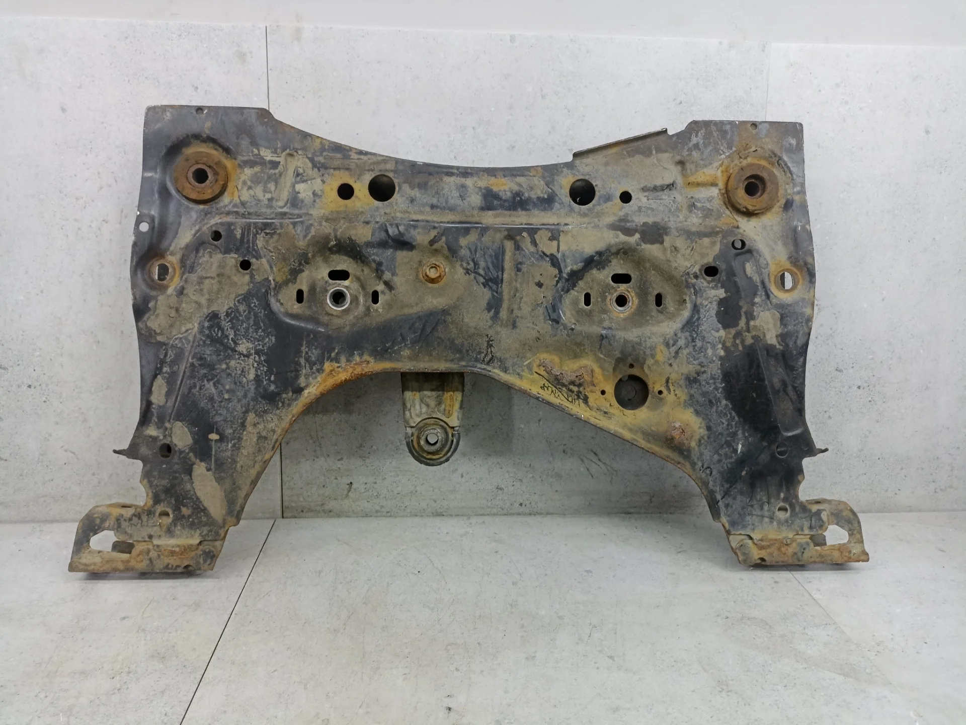 Передняя балка (подрамник) Nissan Note E11 2008