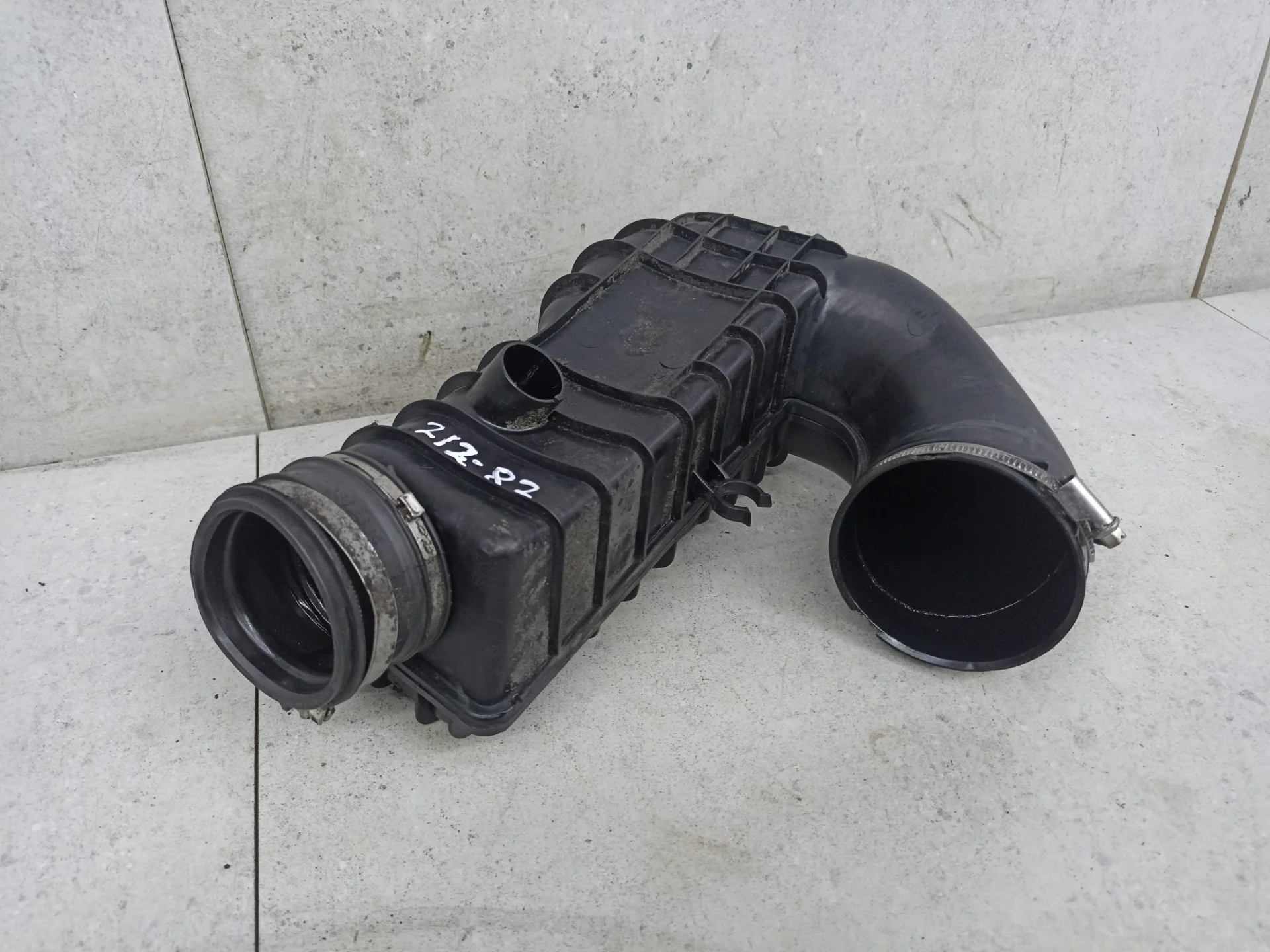 Патрубок воздушного фильтра Mercedes-Benz E