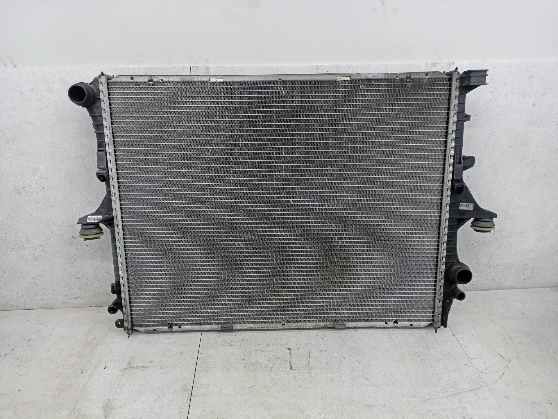 Радиатор основной Volkswagen Touareg рест. 2009