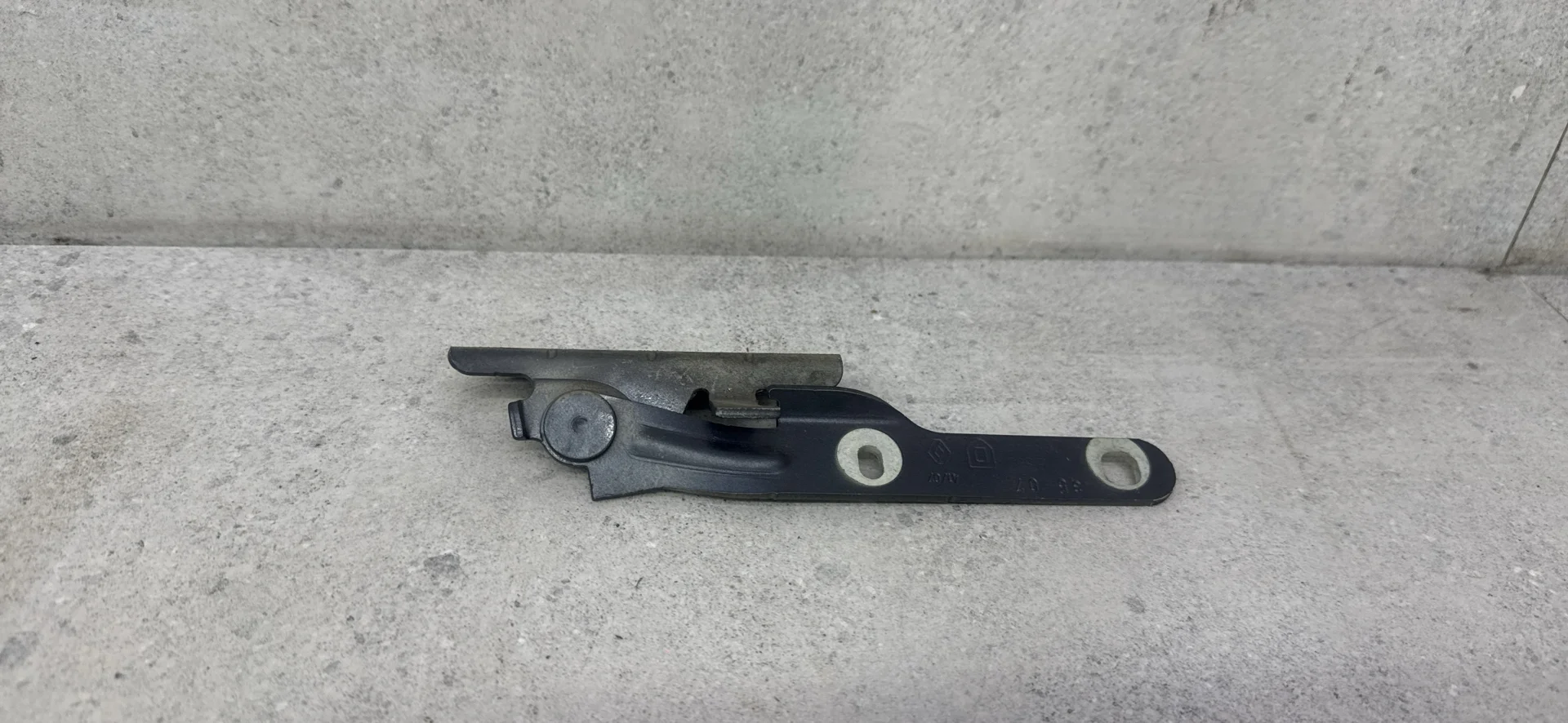 Петля капота левая Lada Largus (2012 - 2026)